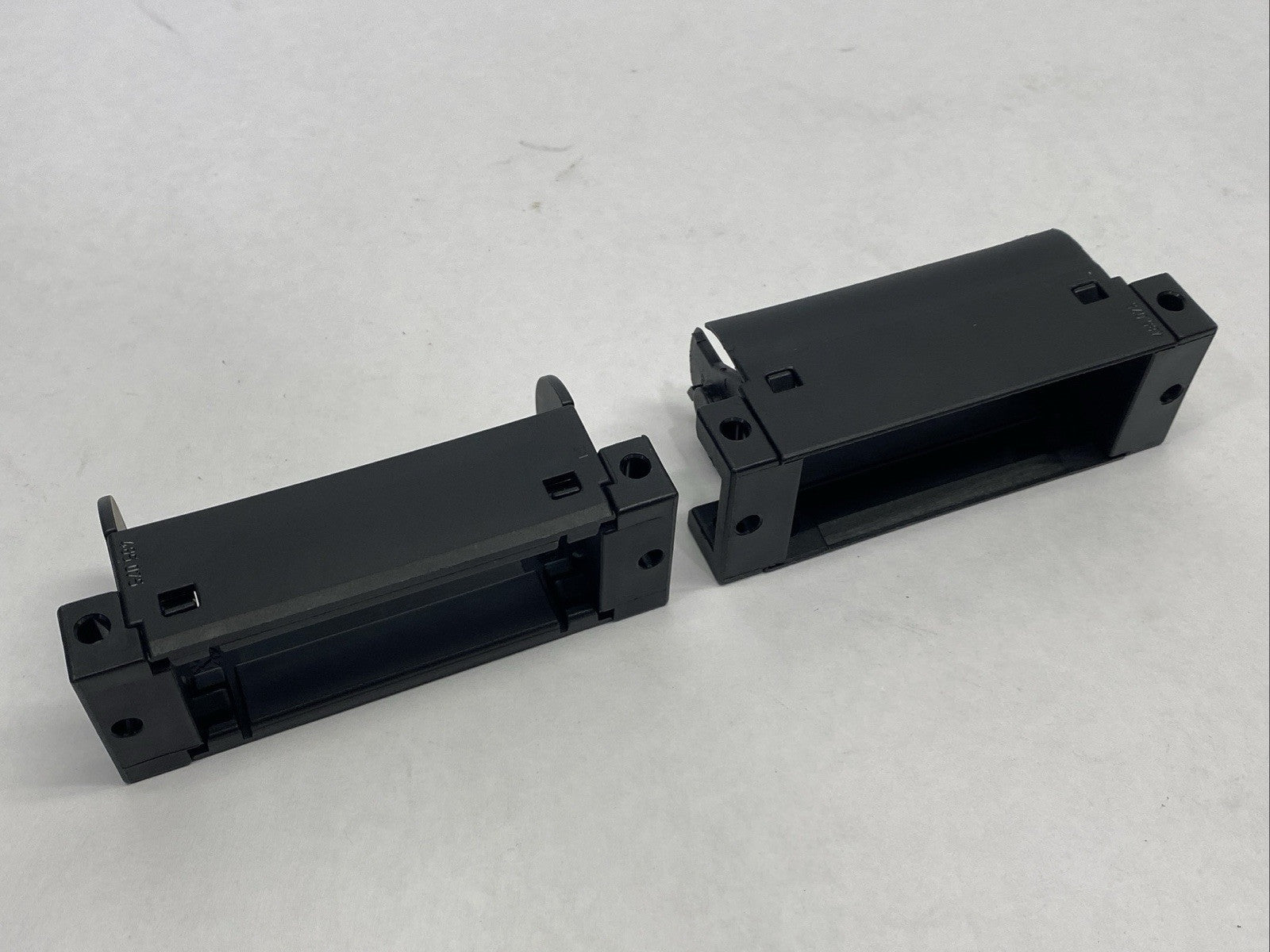 Igus 480-075-12 R48 Series Pivoting Mounting Brackets Male/Female - Maverick Industrial Sales