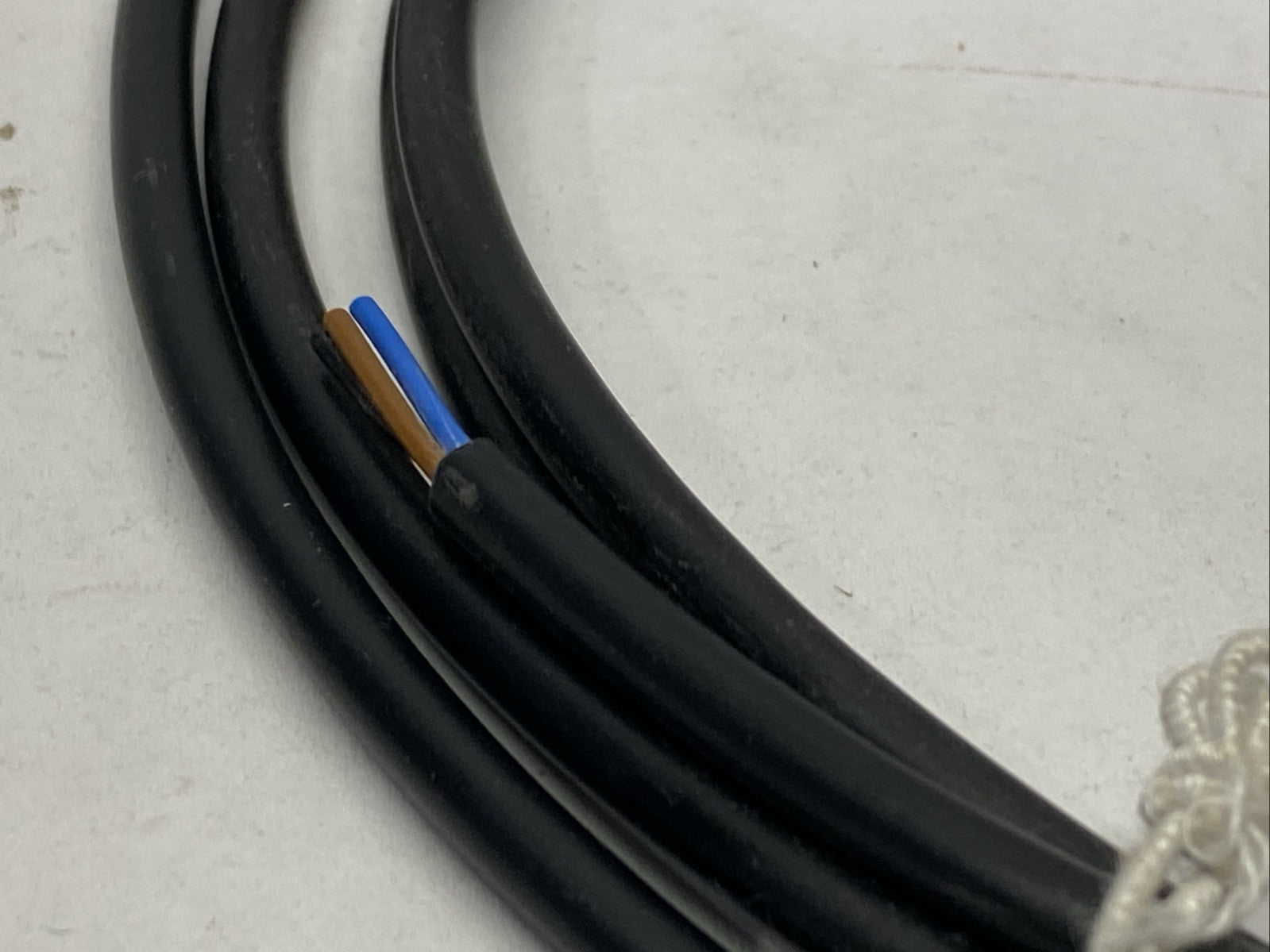 Baumer Electric ES-8 Cordset 3-Pin Right Angle Female 545 - Maverick Industrial Sales