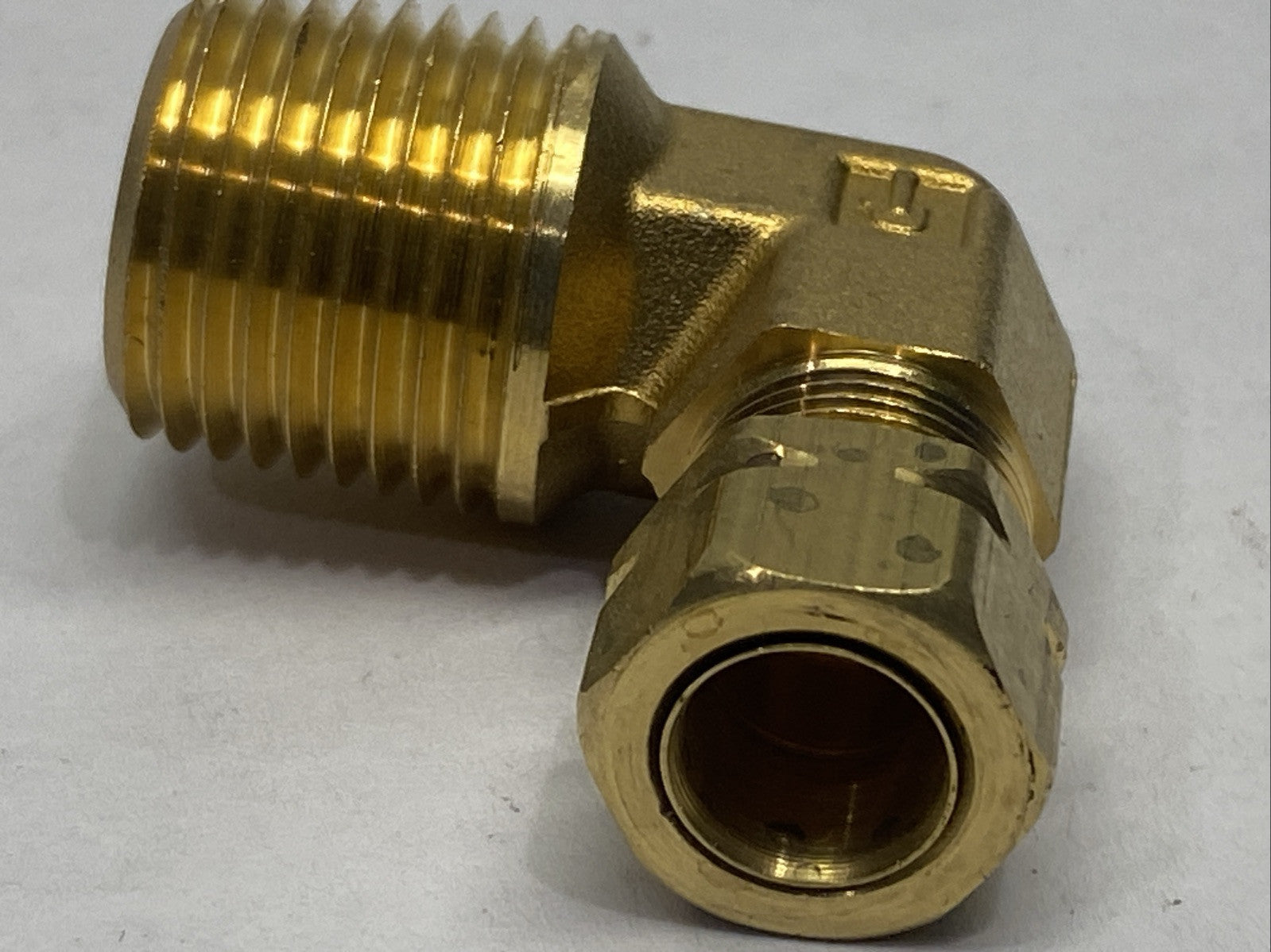 Parker 169CA-6-8 Brass Compression Elbow Fitting 3/8" Tube OD 1/2" NPT LOT OF 2 - Maverick Industrial Sales