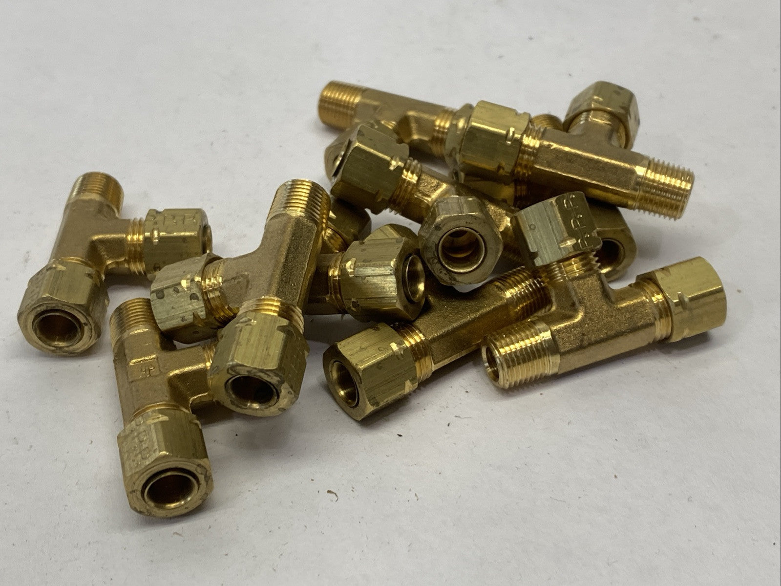 Parker 171CA-4-2 Brass Tee Fitting 1/4" OD Tube x 1/8" Male NPT LOT OF 10 - Maverick Industrial Sales