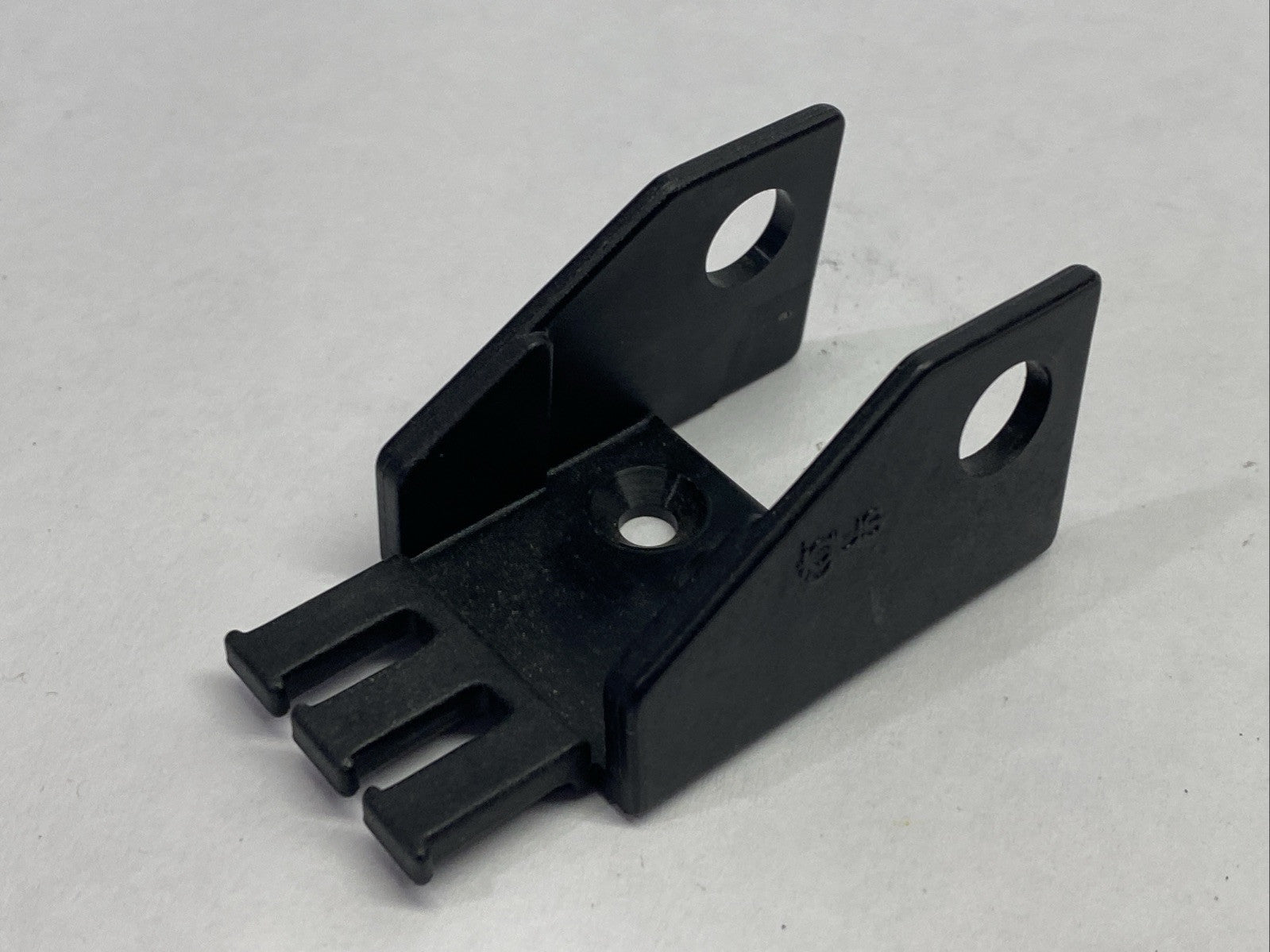 Igus 117-2-12PZ B17 Series Energy Chain Mounting Brackets Male/Female - Maverick Industrial Sales
