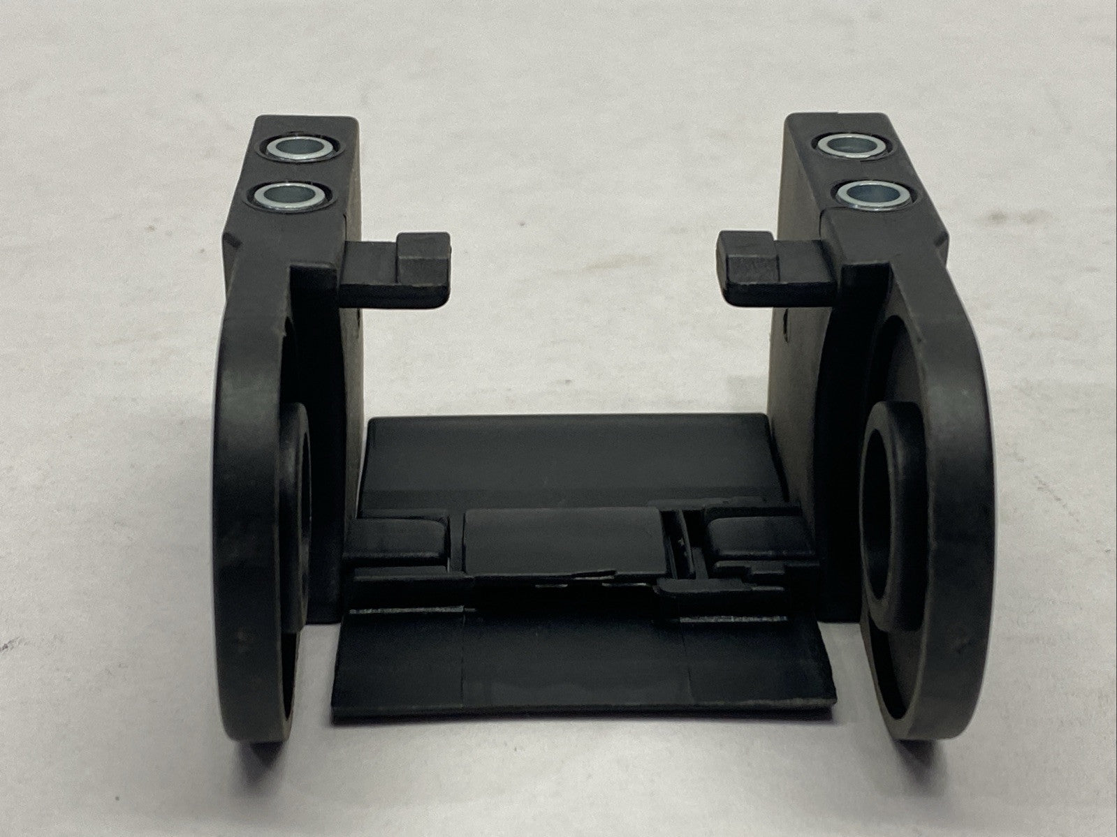 Igus 2220.10 Cable Carrier KMA Pivoting End Anchor Bracket - Maverick Industrial Sales