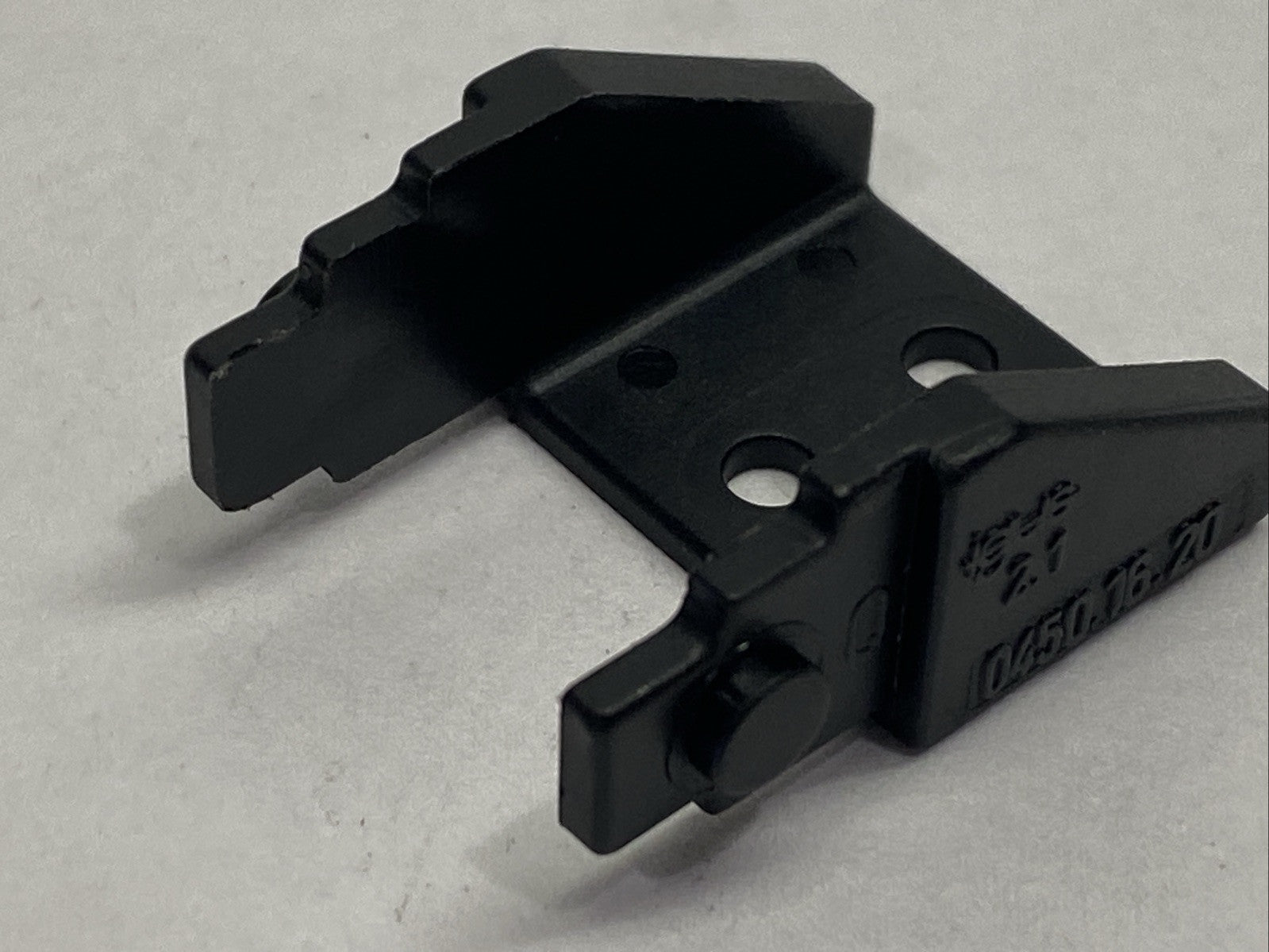 Igus 0450-16-12 Cable Carrier End Bracket Male And Female LOT OF 3 - Maverick Industrial Sales