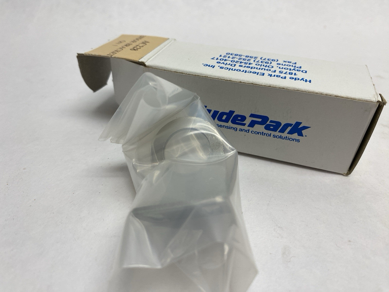 Hyde Park AC228 90 Degree 18mm Mounting Bracket SS - Maverick Industrial Sales