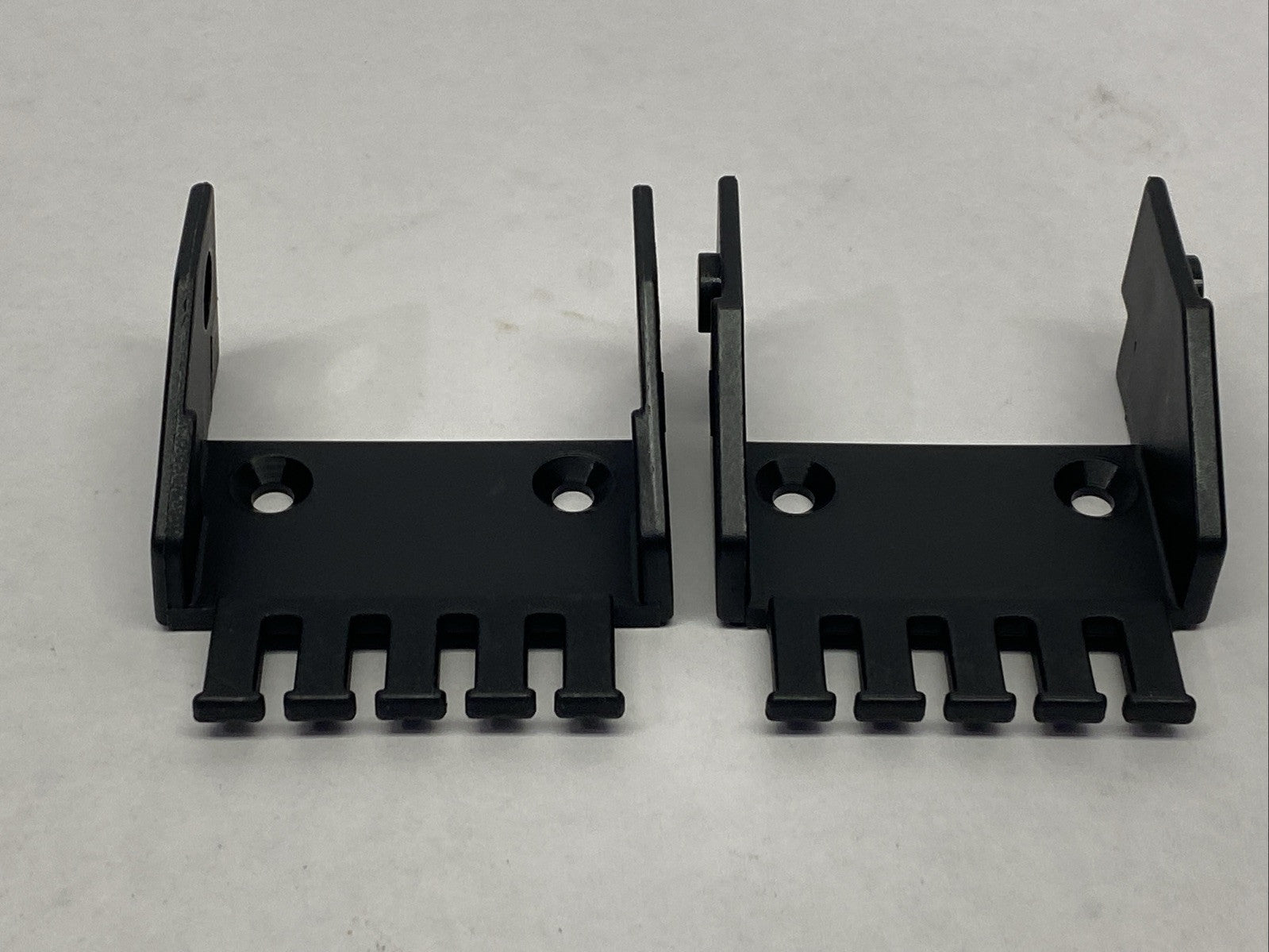 Igus 117-4-12PZ B17 Series Cable Chain Bracket Male/Female - Maverick Industrial Sales