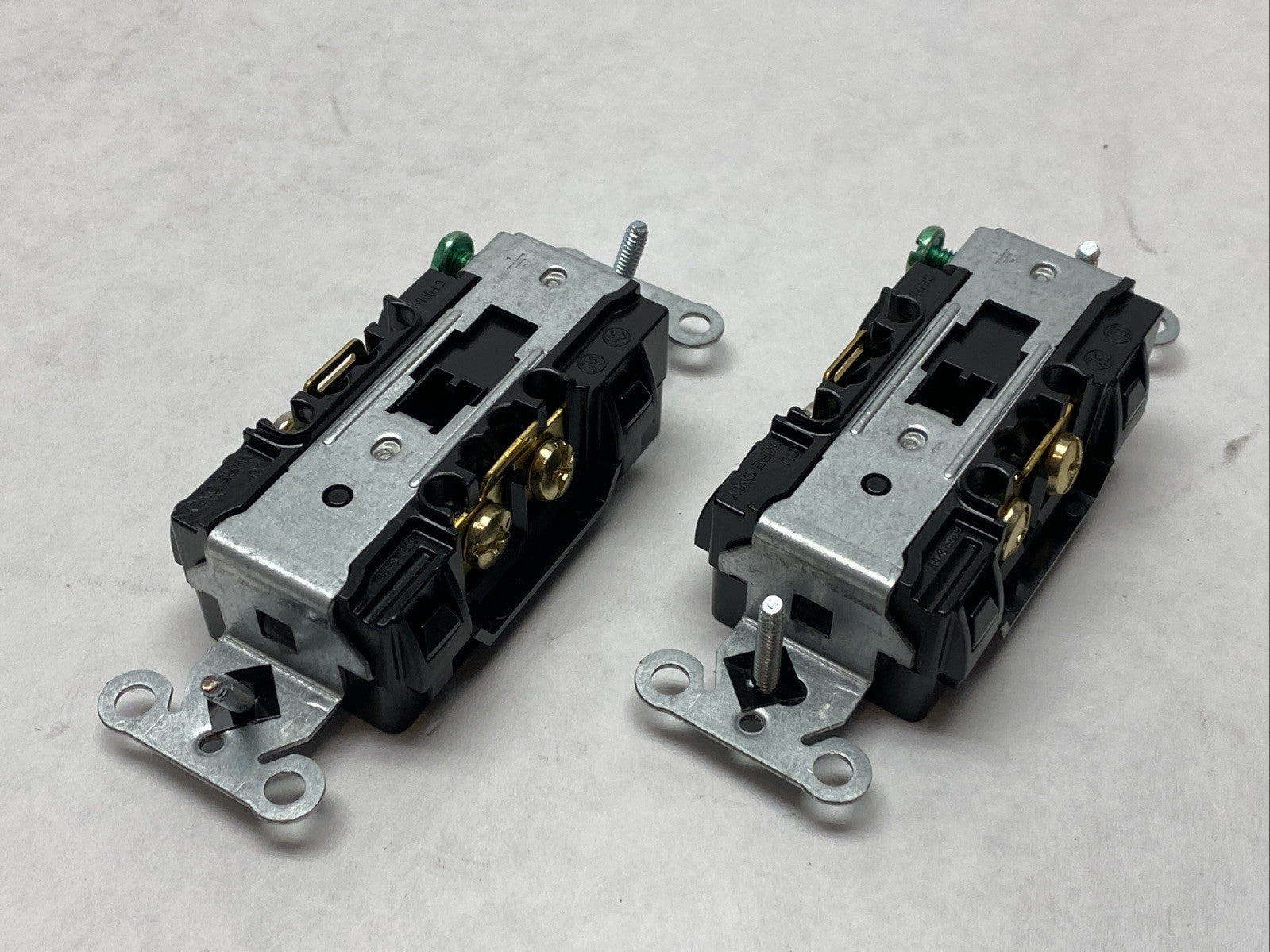 Hubbell DR20BLK Duplex Receptacle Flush Mount Black 20A 125V LOT OF 2 - Maverick Industrial Sales