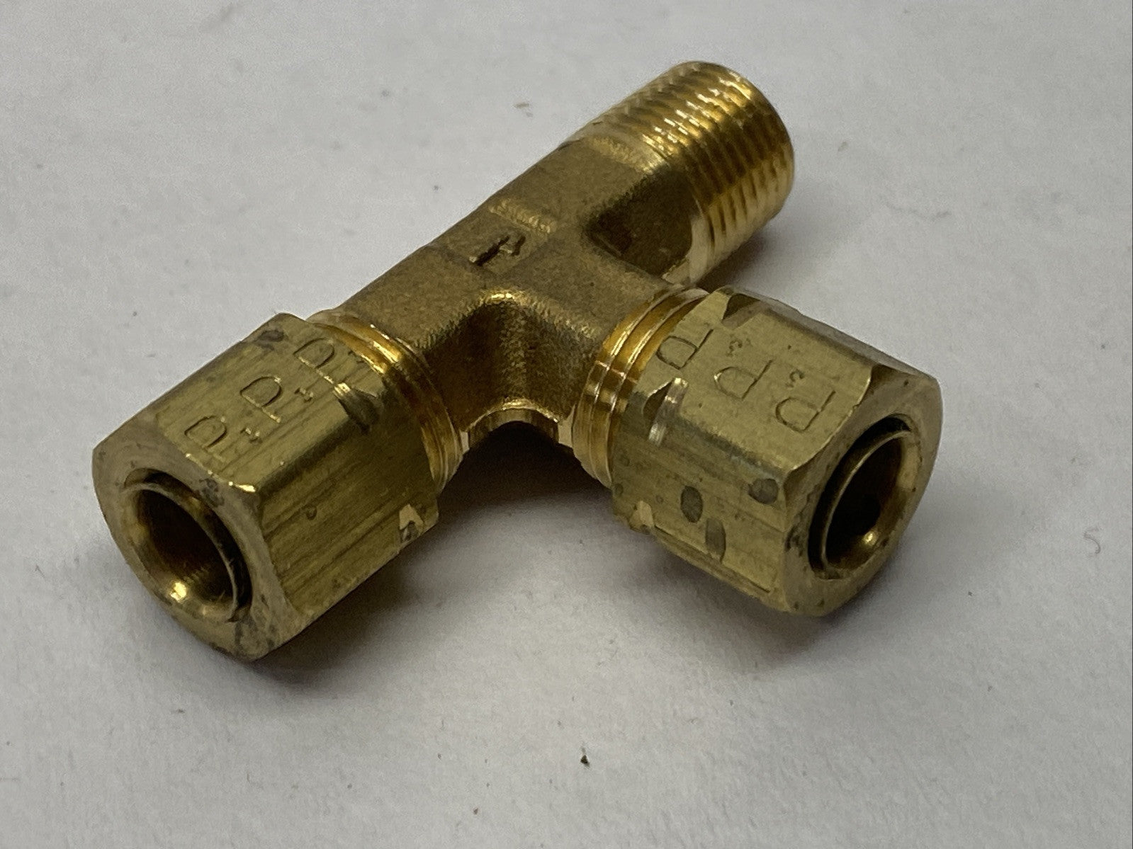 Parker 171CA-4-2 Brass Tee Fitting 1/4" OD Tube x 1/8" Male NPT LOT OF 10 - Maverick Industrial Sales