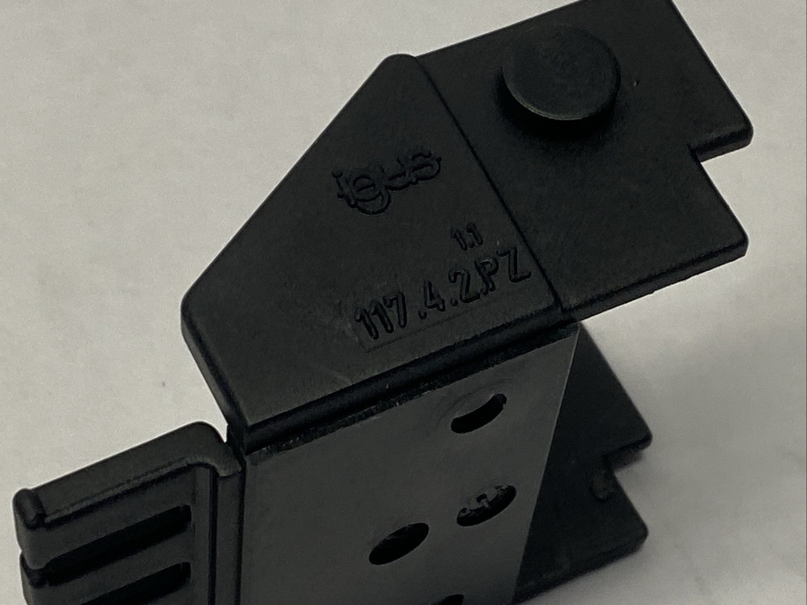 Igus 117-4-12PZ B17 Series Cable Chain Bracket Male/Female - Maverick Industrial Sales
