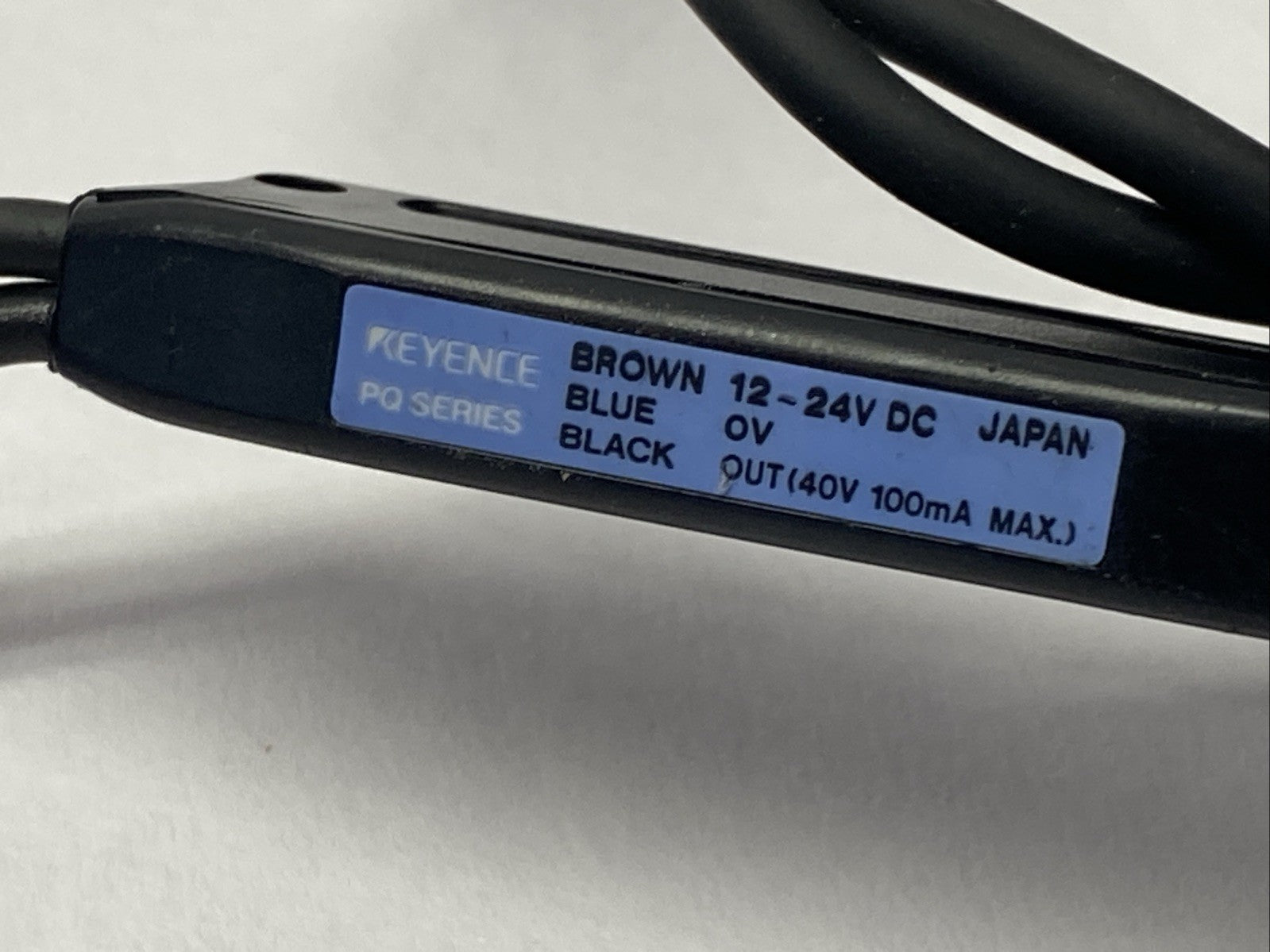 Keyence PQ-01 Amp-In Photoelectric Sensor SHort Distance Type - Maverick Industrial Sales