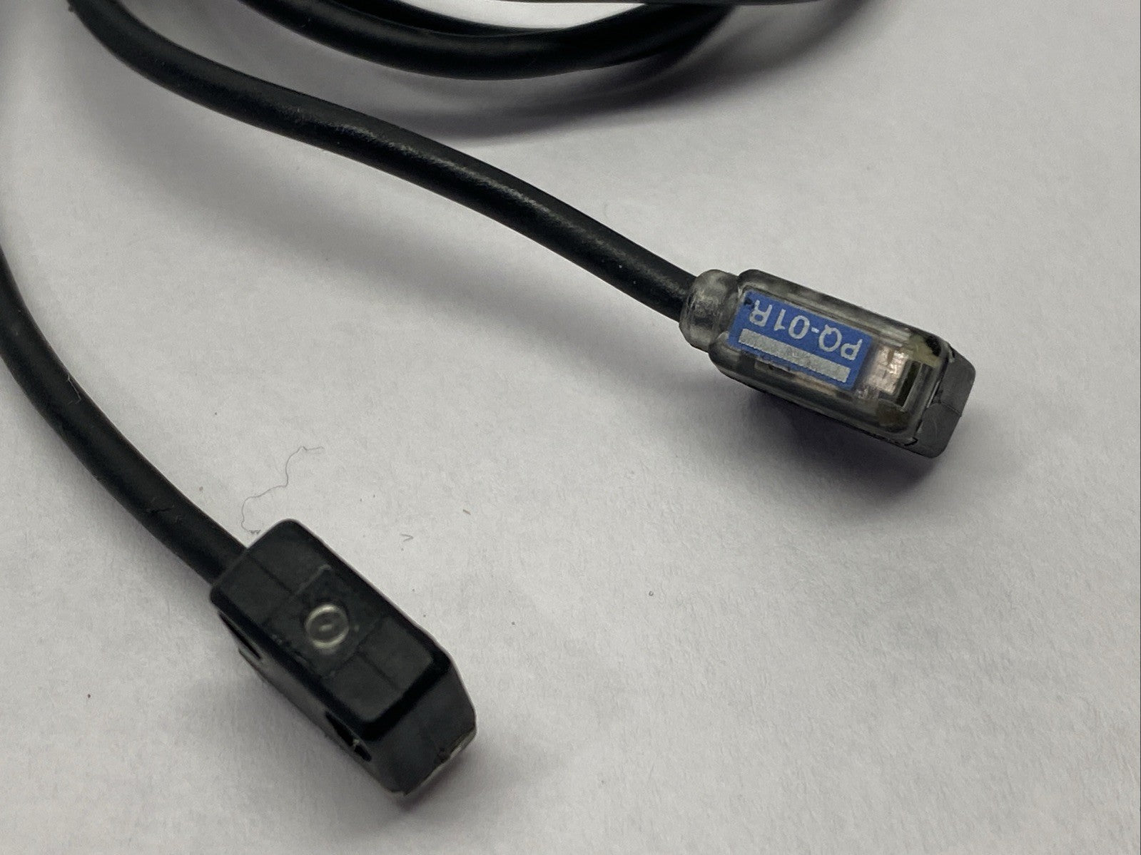 Keyence PQ-01 Amp-In Photoelectric Sensor SHort Distance Type - Maverick Industrial Sales