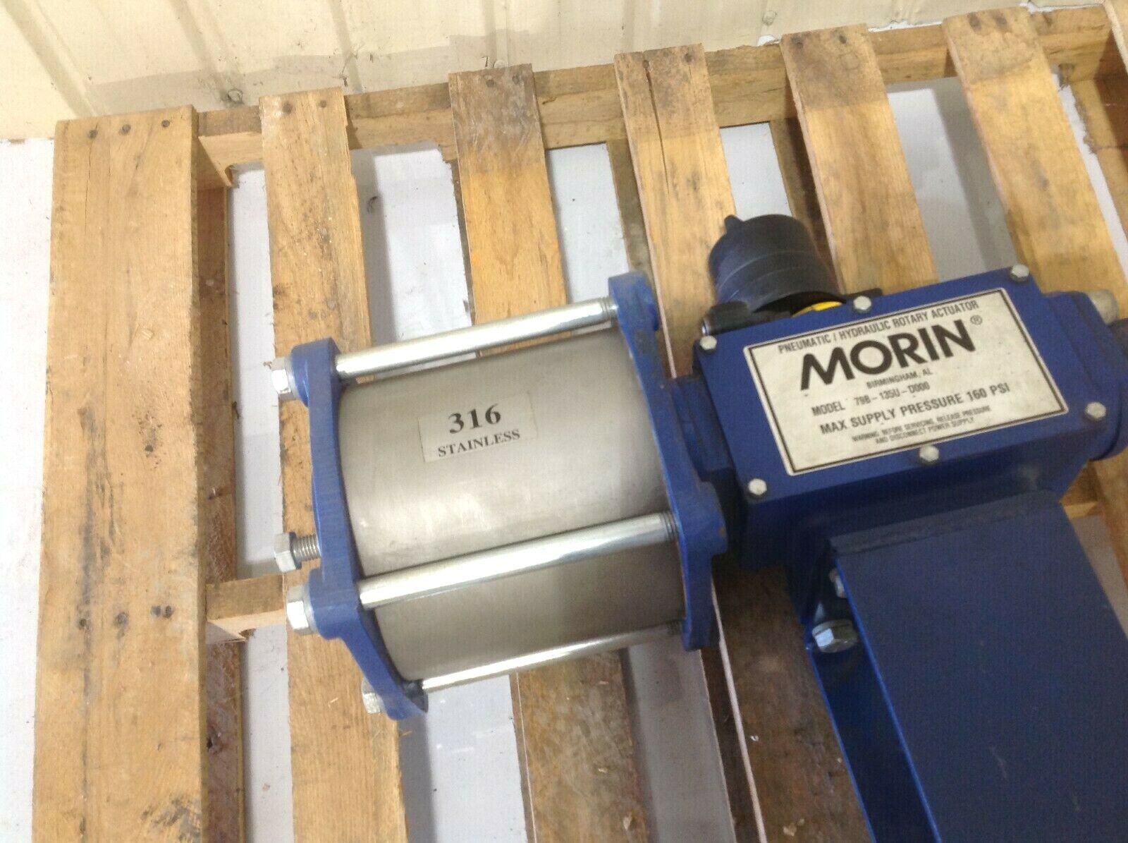 Morin 79B-135U-D000 Pneumatic / Hydraulic Rotary Actuator 160 Max PSI - Maverick Industrial Sales