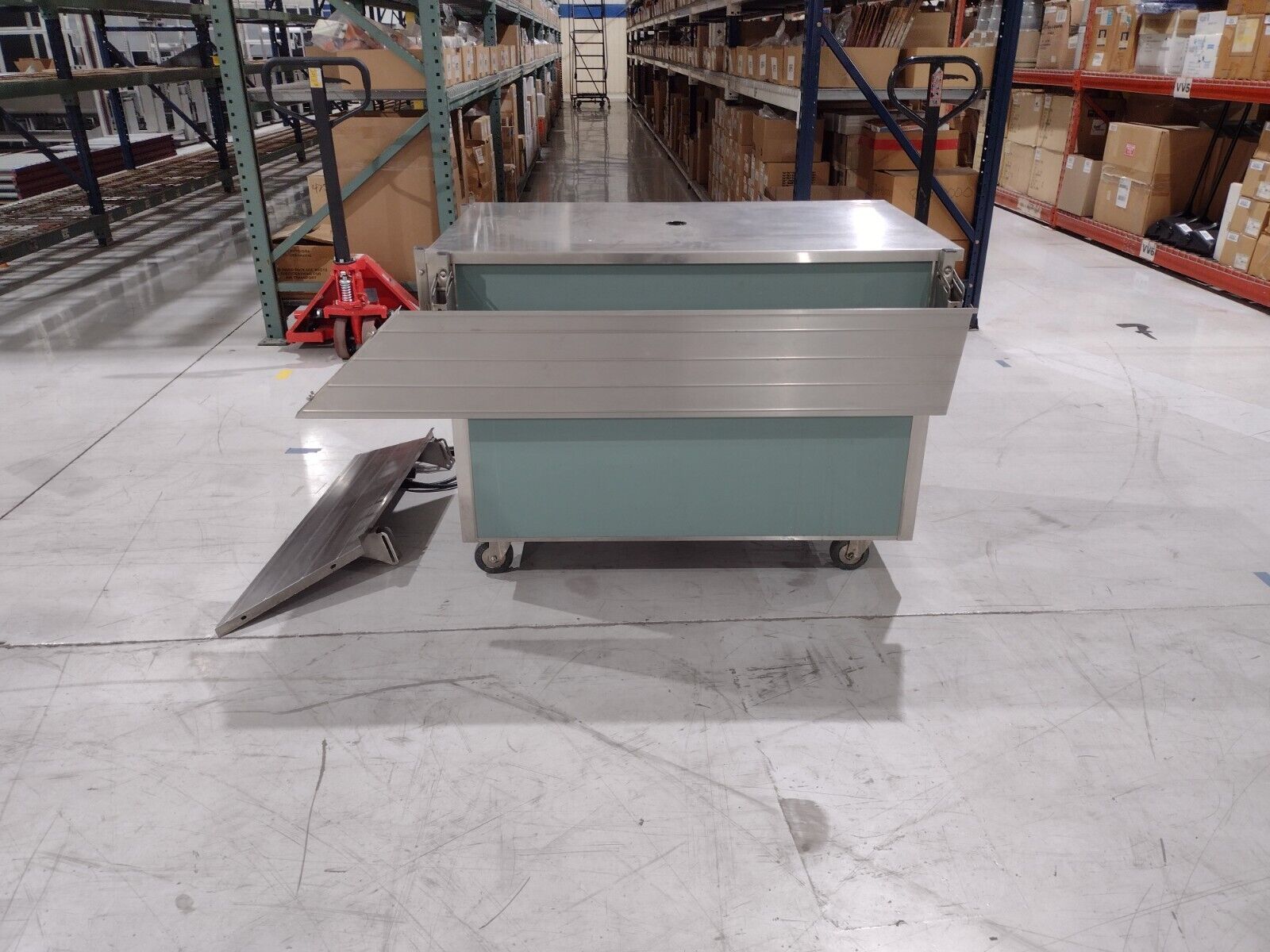 Vollrath M37021-S535T-NNA Mobile Server Cashier Station 120V - Maverick Industrial Sales