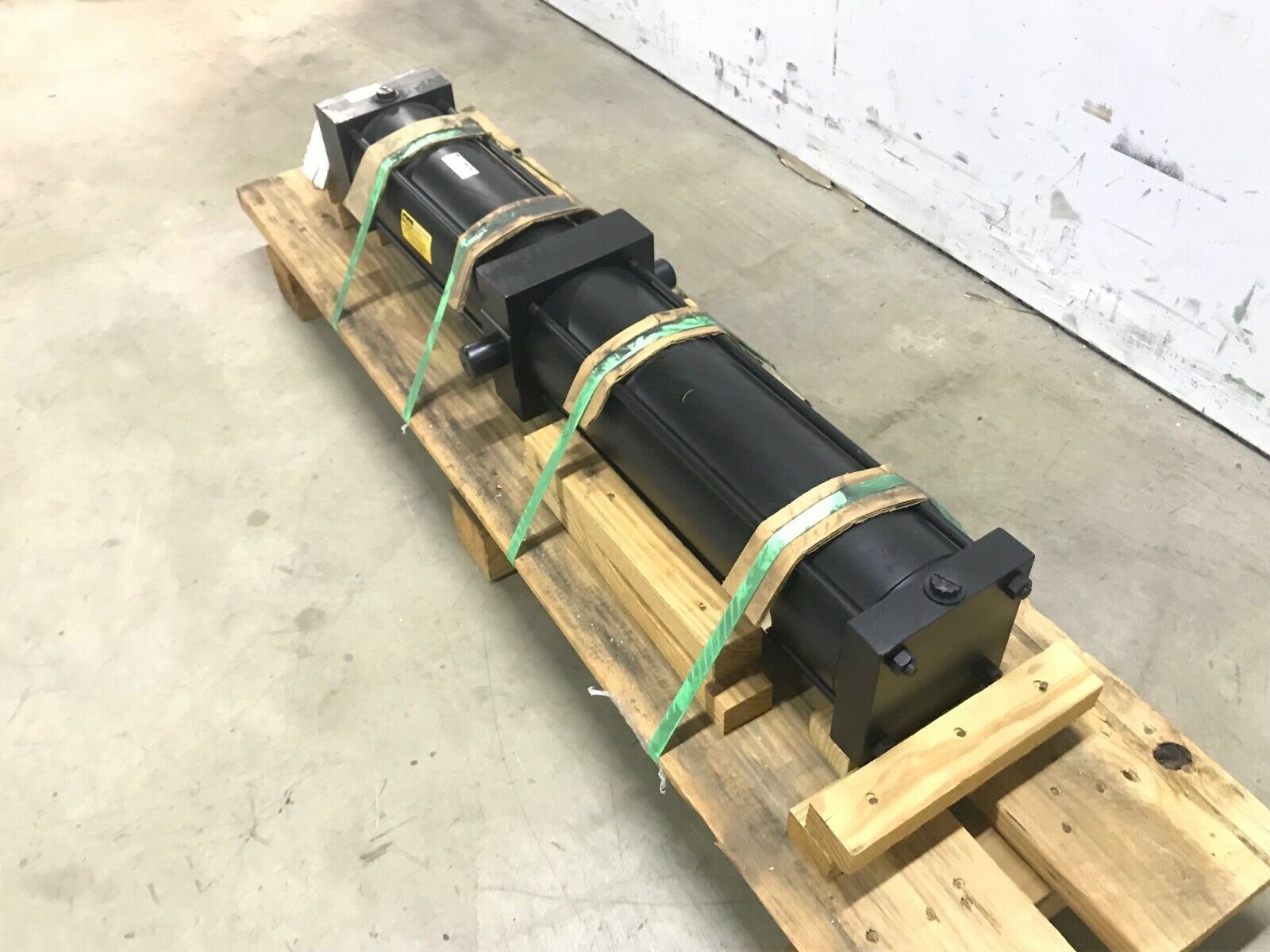 Parker Series 2AN Model 06.00 DD2ANUS14A 36.000 36" Pneumatic Air Cylinder - Maverick Industrial Sales