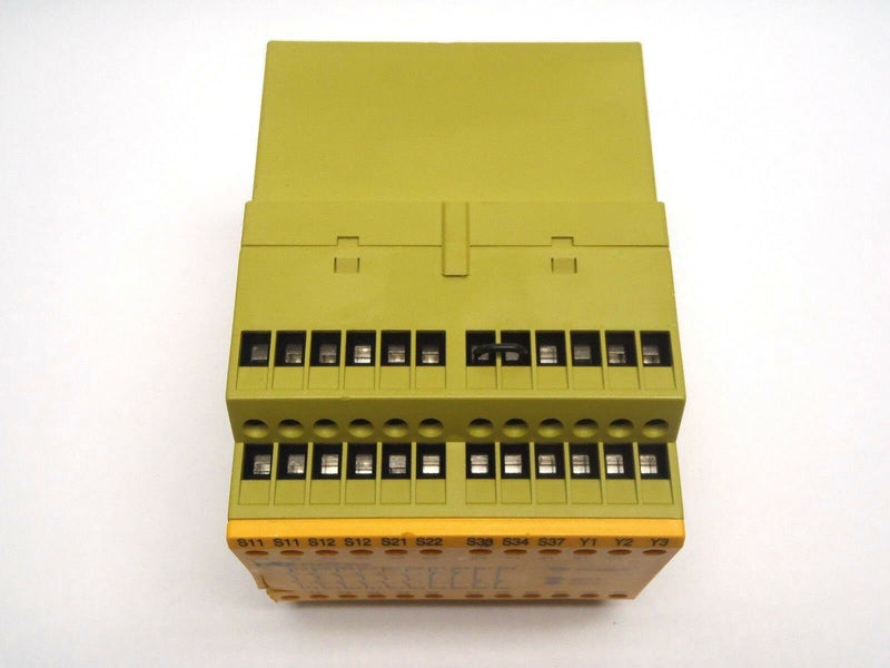 Pilz PNOZ X10 24VDC 6n/o 4n/c 3LED Safety Relay 774709 - Maverick Industrial Sales