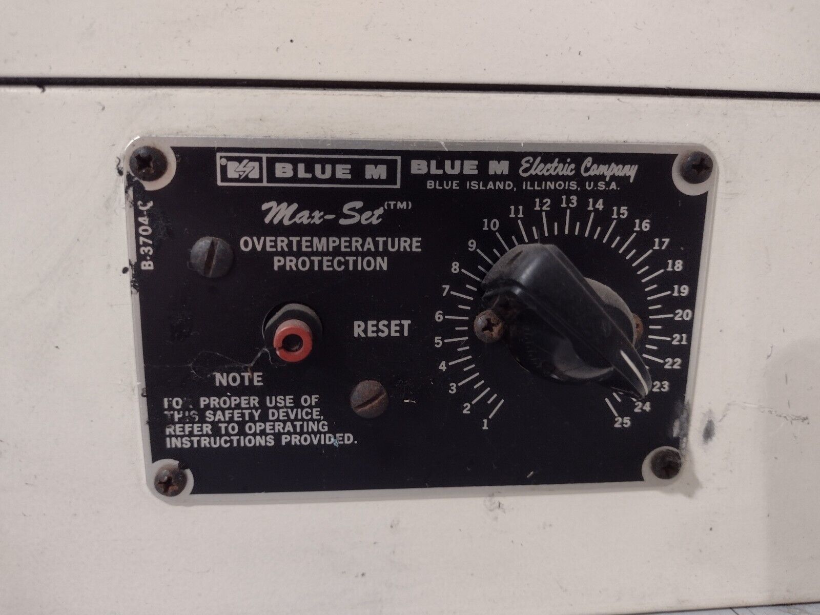 Blue M OV-18C Benchtop Lab Oven 240V 1PH 100F/38C- 550F/288C 1.9KW With Max Set - Maverick Industrial Sales
