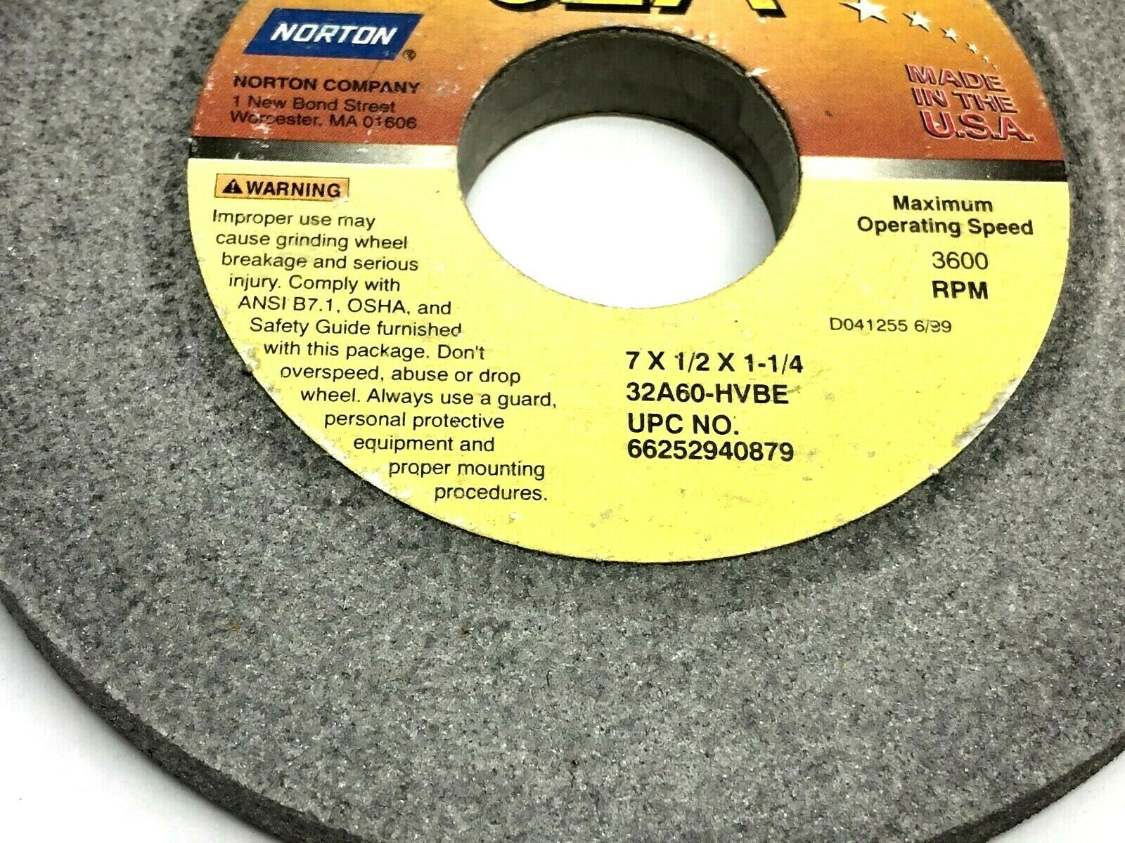 Norton 32A60-HBVE Grinding Wheels 1-1/4" Bore 3600 RPM LOT OF 5 - Maverick Industrial Sales