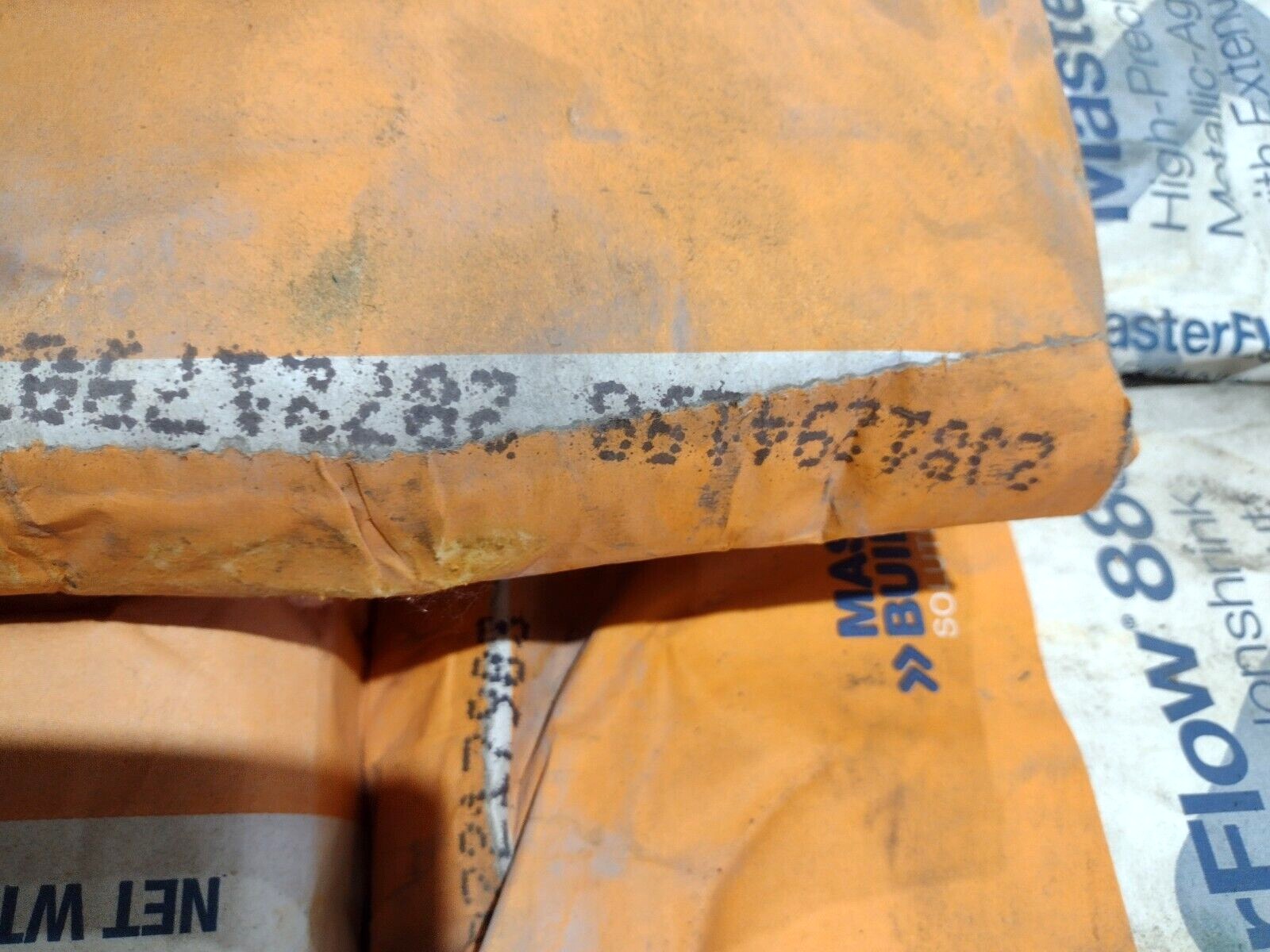 MasterFlow 885 High Precision Non-Shrink Metallic Aggregate Grout 55lb LOT OF 30 - Maverick Industrial Sales
