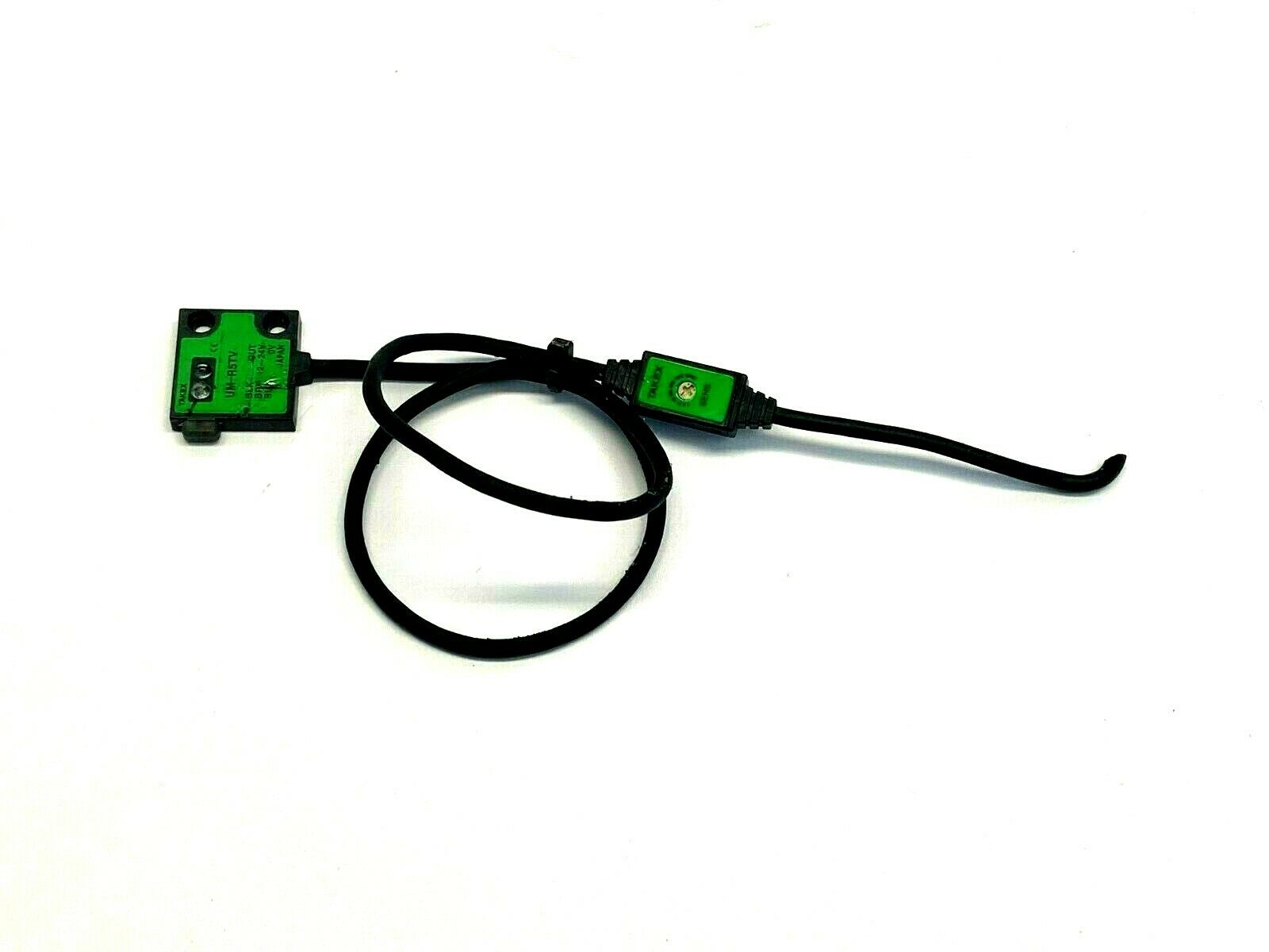 Takex UM-R5TV Polarization Reflector Photoelectric Sensor - Maverick Industrial Sales