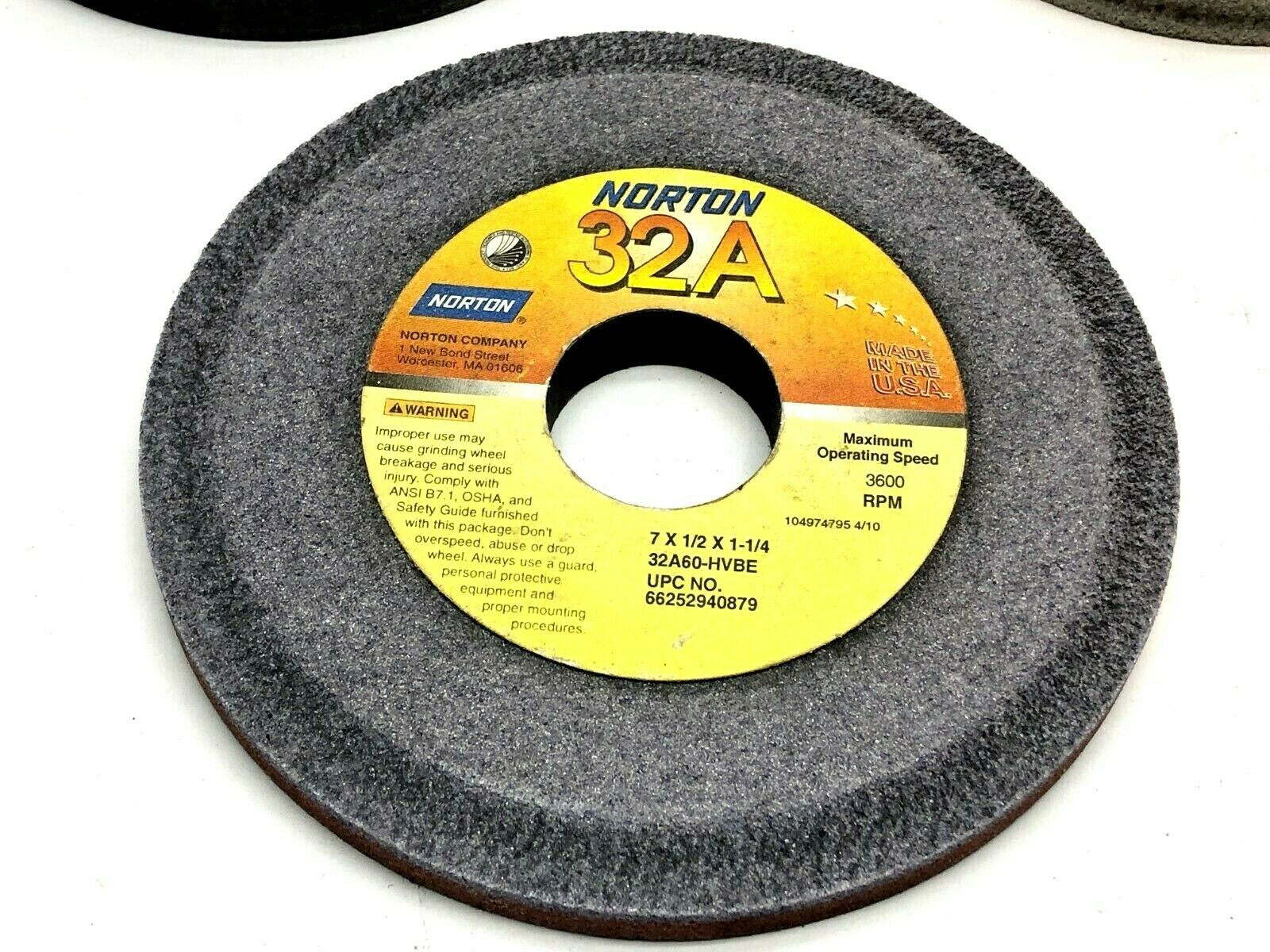 Norton 32A60-HBVE Grinding Wheels 1-1/4" Bore 3600 RPM LOT OF 5 - Maverick Industrial Sales