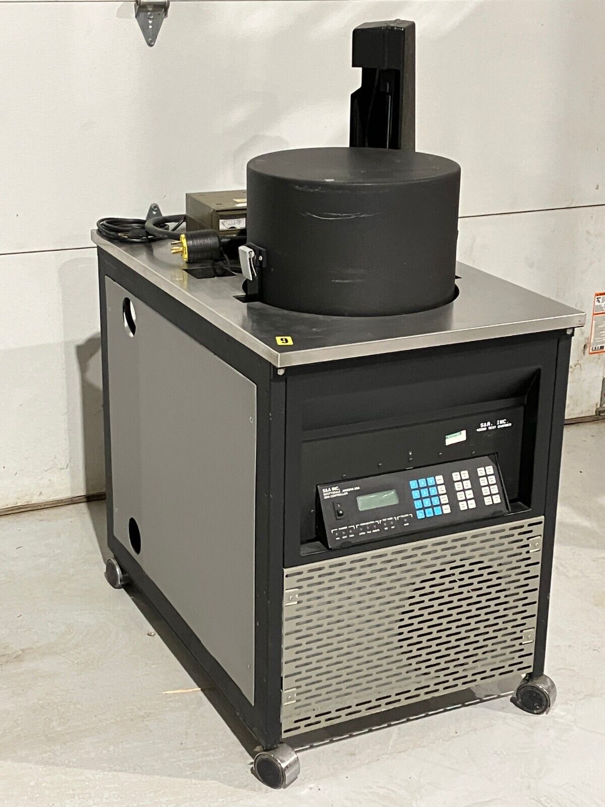 Saunders & Associates 4220A Chamber for Parametric Testing w/ HP 6214B - Maverick Industrial Sales