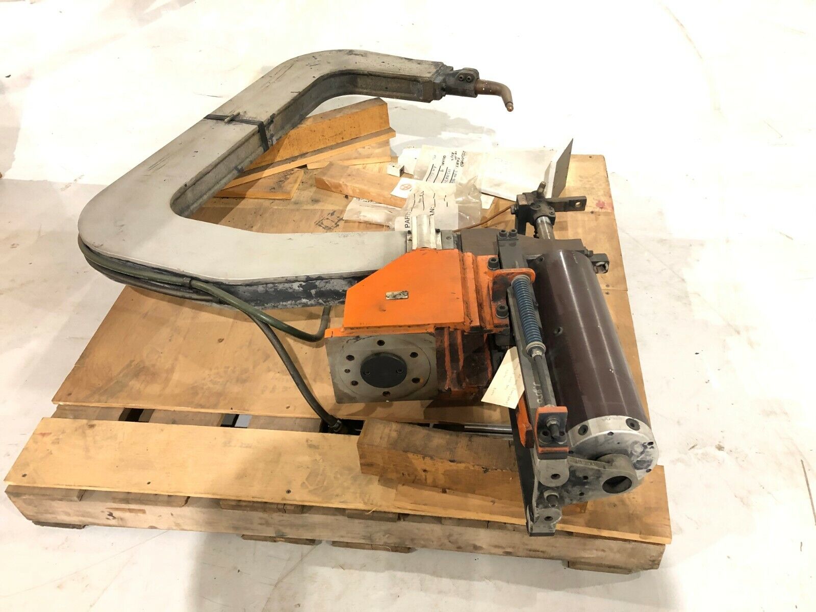 UB 130 R3 Robot Weld Gun, Milco Cylinder, Robotic Welding, 370.11161 - Maverick Industrial Sales