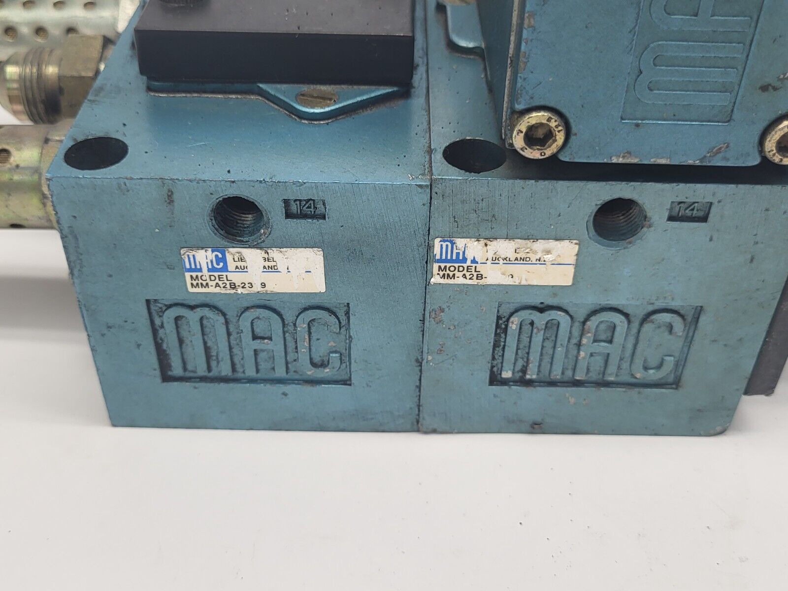 MAC Valves MM-A2B-231 Manifold w/ MPPA2A-0027 Pressure Pak NO PRESSURE GAUGE - Maverick Industrial Sales