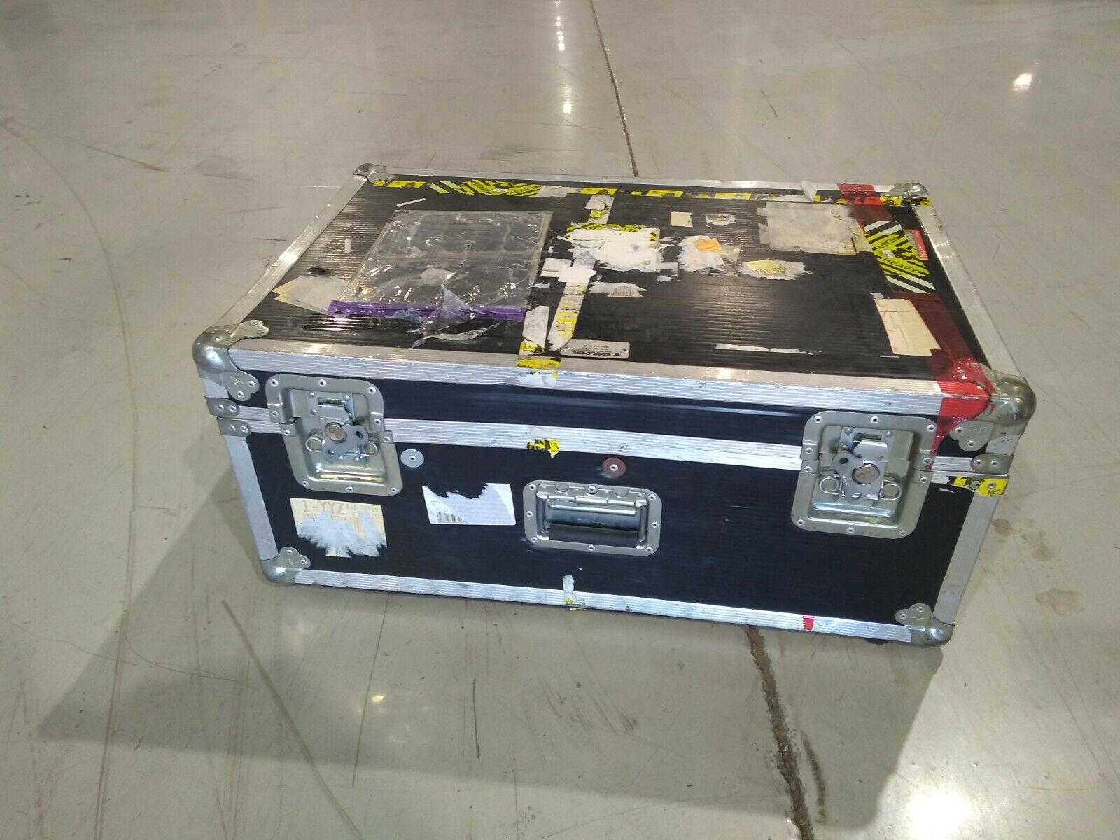 Starcase Towing Flight Travel Case 35.5" x 21.5" x 15" - Maverick Industrial Sales