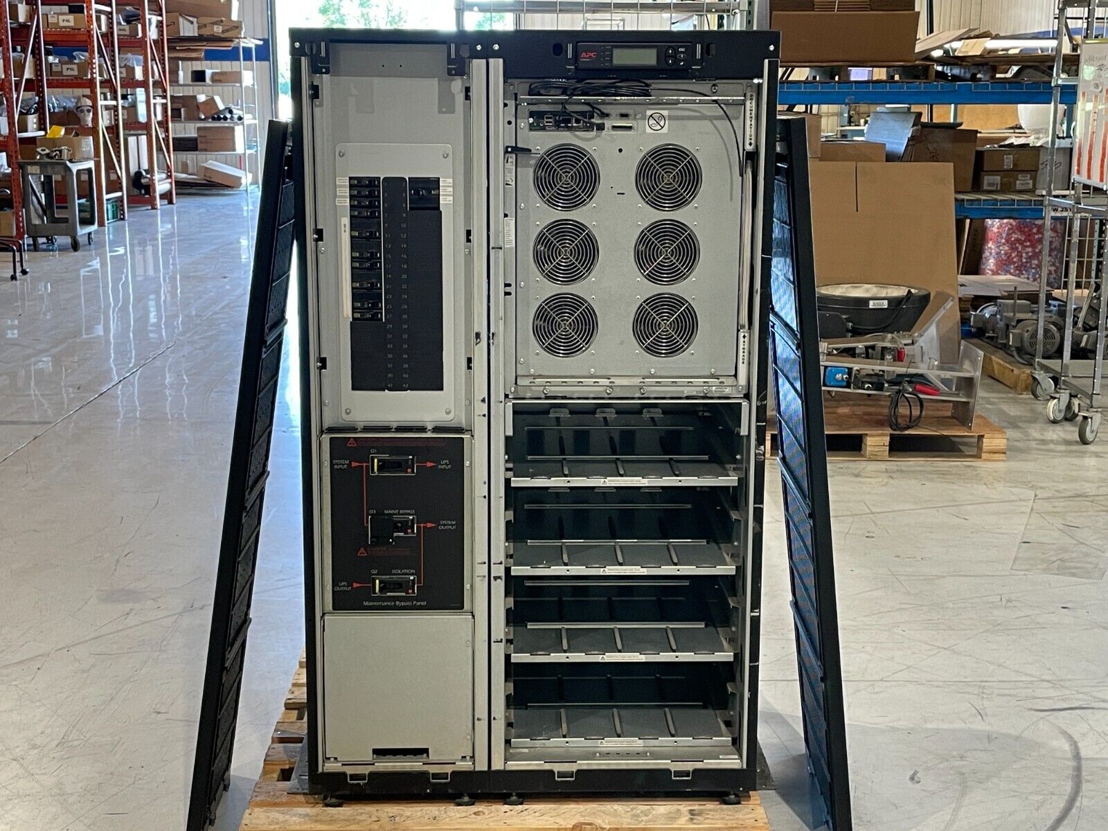 Smart-UPS VT | APC Smart-UPS VT w/ XR Battery Enclosure 10-40kVA