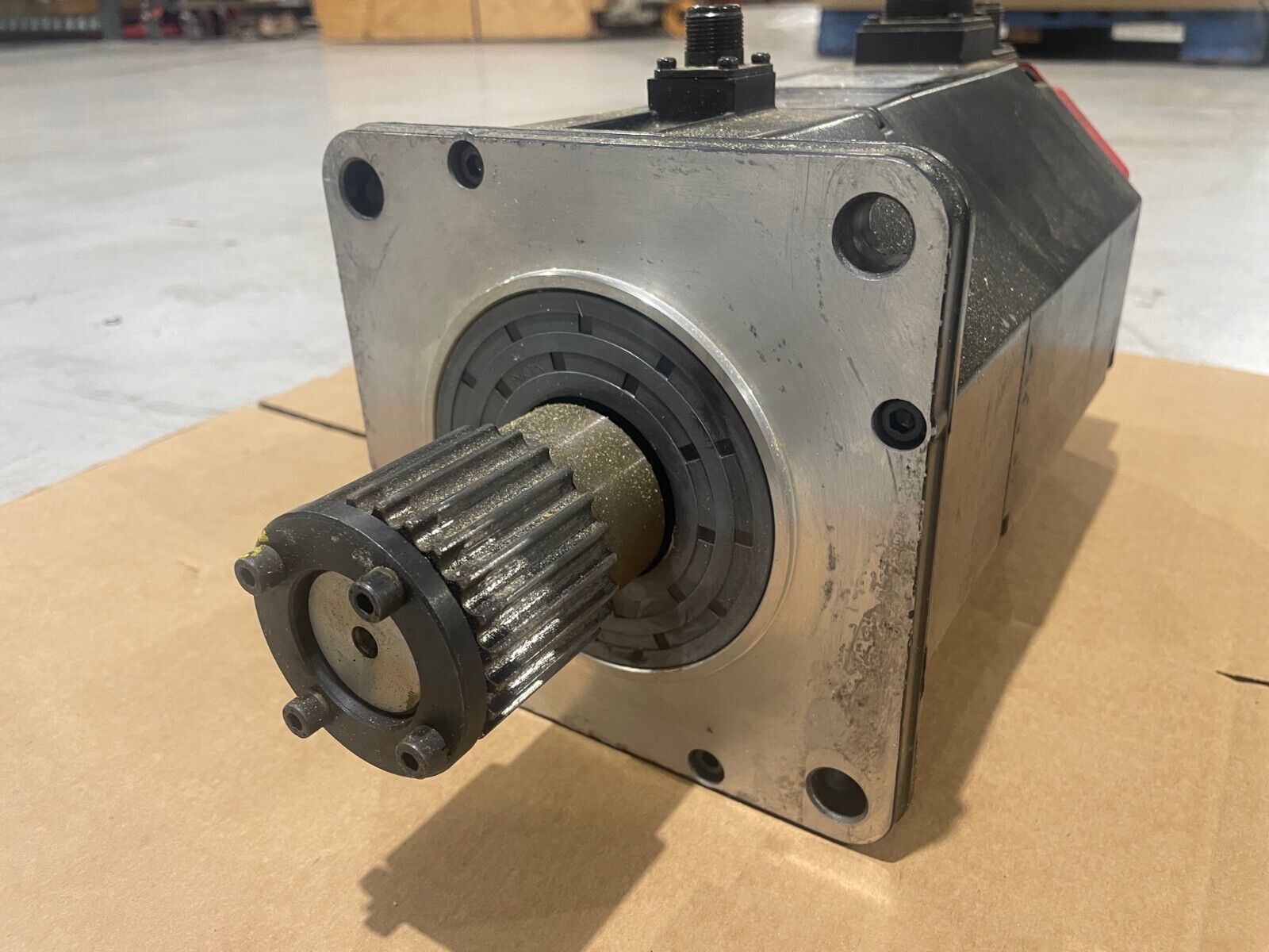 GE Fanuc A06B-0141-B175 #7000 AC Servo Motor, 1.0 kW, 257V, 2000 RPM - Maverick Industrial Sales
