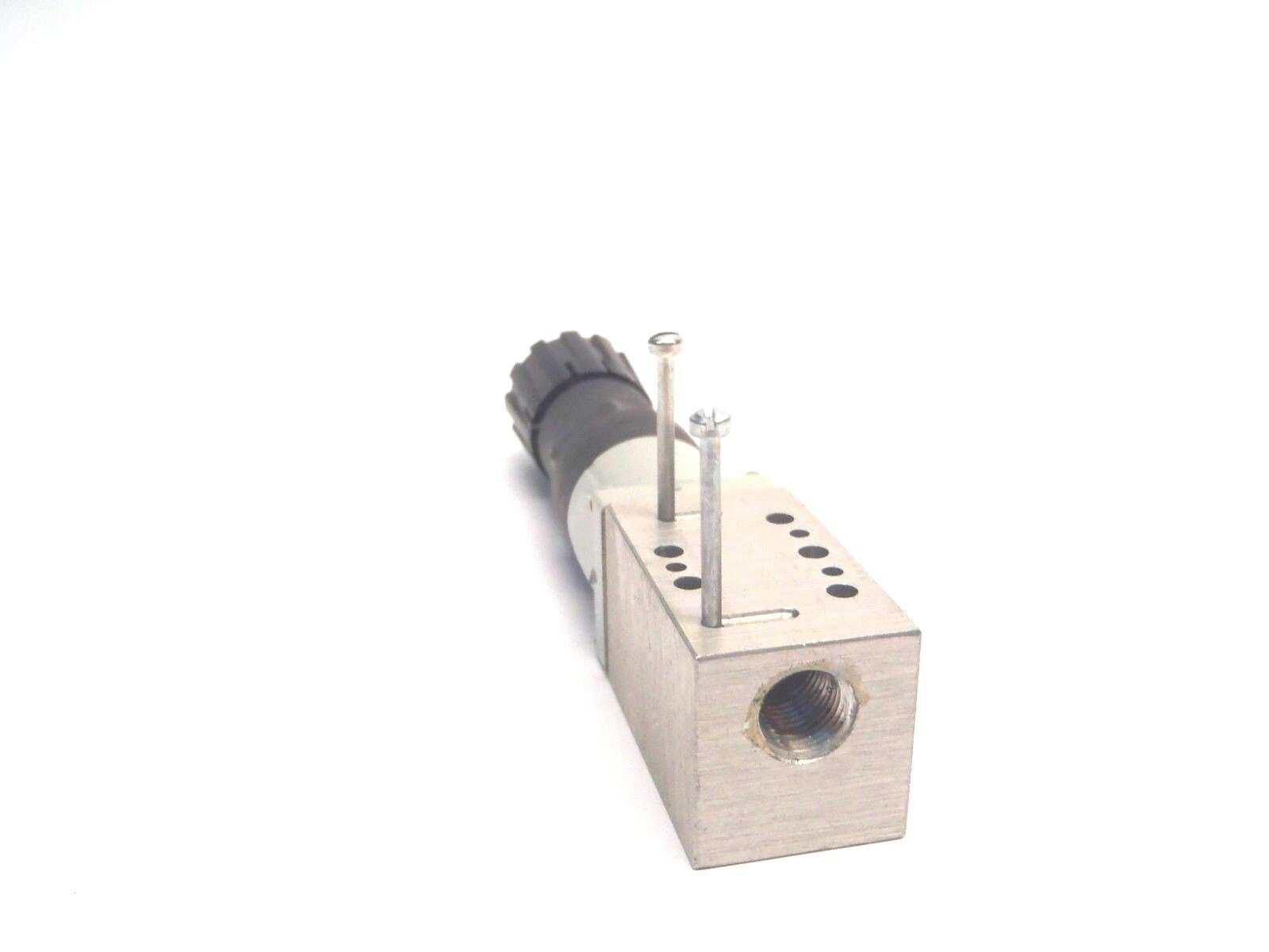 Numatics 031RS7000047V00 Pneumatic Valve Regulator 0-160PSI, Missing Gauge - Maverick Industrial Sales