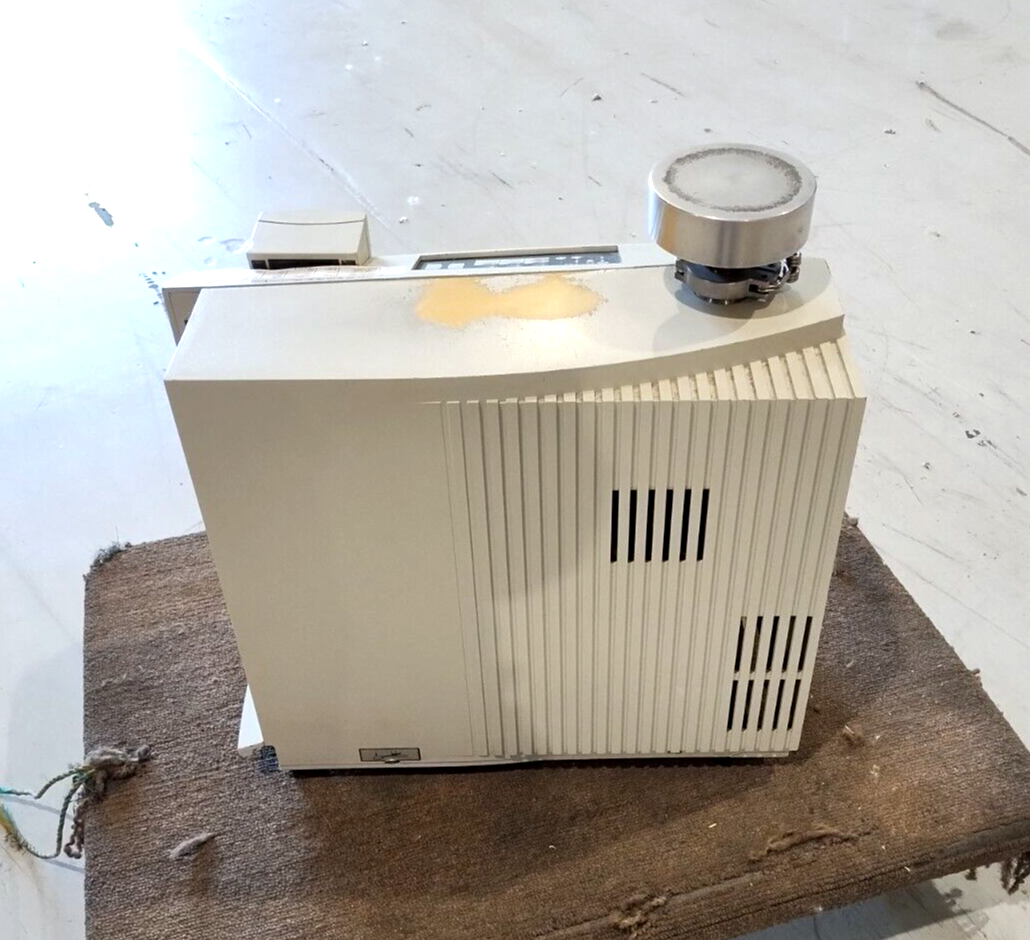 Leybold UL200 Bench Top Helium Leak Detector Last Cal 12/23/22 Cal Due 12/23/23 - Maverick Industrial Sales