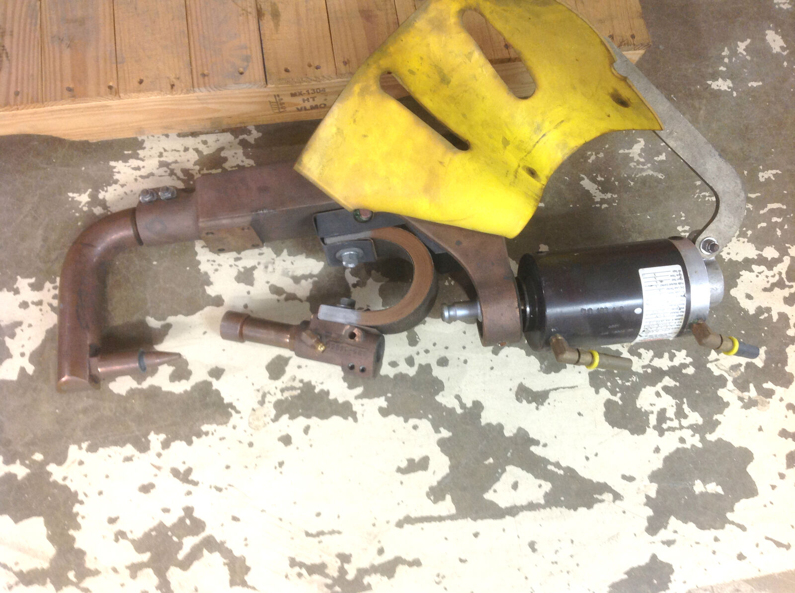 Milco 578-10438-08 Portable C-Type Weld Gun 955 lbs at 80 PSI - Maverick Industrial Sales