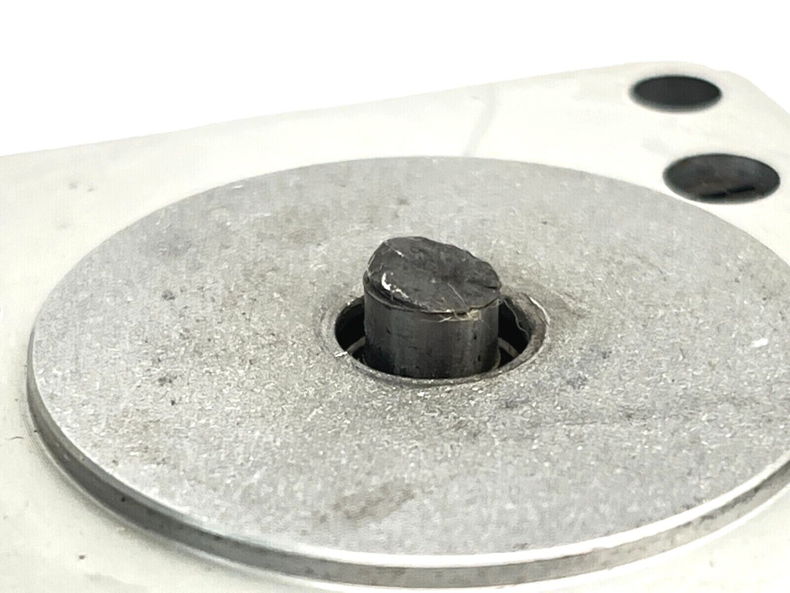 MCG 2383-ME3811 Servo Motor w/ Renco 77820-231 Encoder BROKEN MOTOR SHAFT - Maverick Industrial Sales