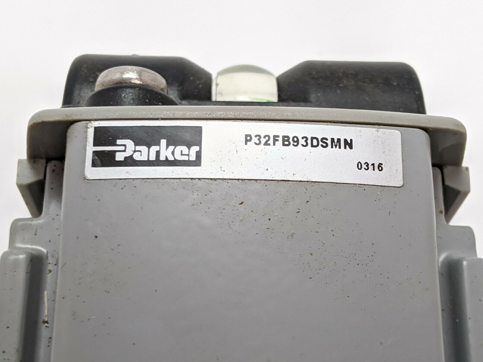 Parker P32FB93DSMN Compact Airline Coalescing Filter - Maverick Industrial Sales