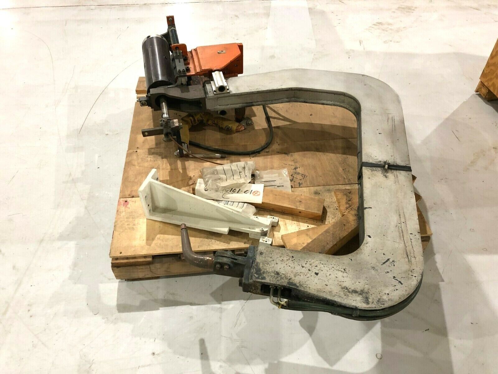 UB 130 R3 Robot Weld Gun, Milco Cylinder, Robotic Welding, 370.11161 - Maverick Industrial Sales