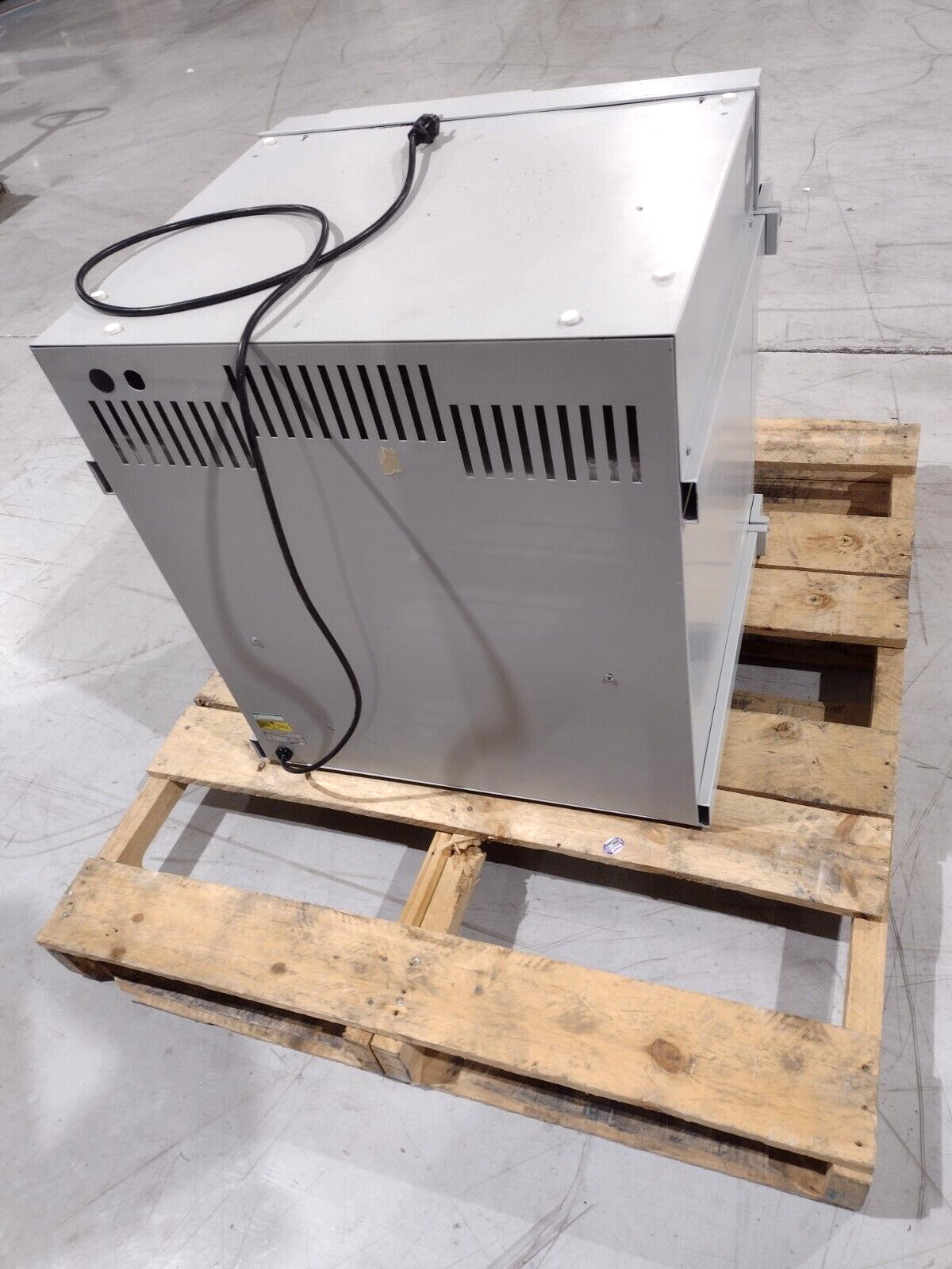 Fischer Scientific 11-690-625D Isotemp 625D Incubator 120V - Maverick Industrial Sales