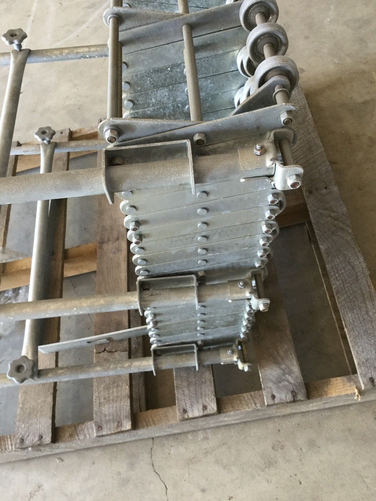 Nestaflex 175 Gravity Roller Flexible Accordian Conveyor Expandable - Maverick Industrial Sales