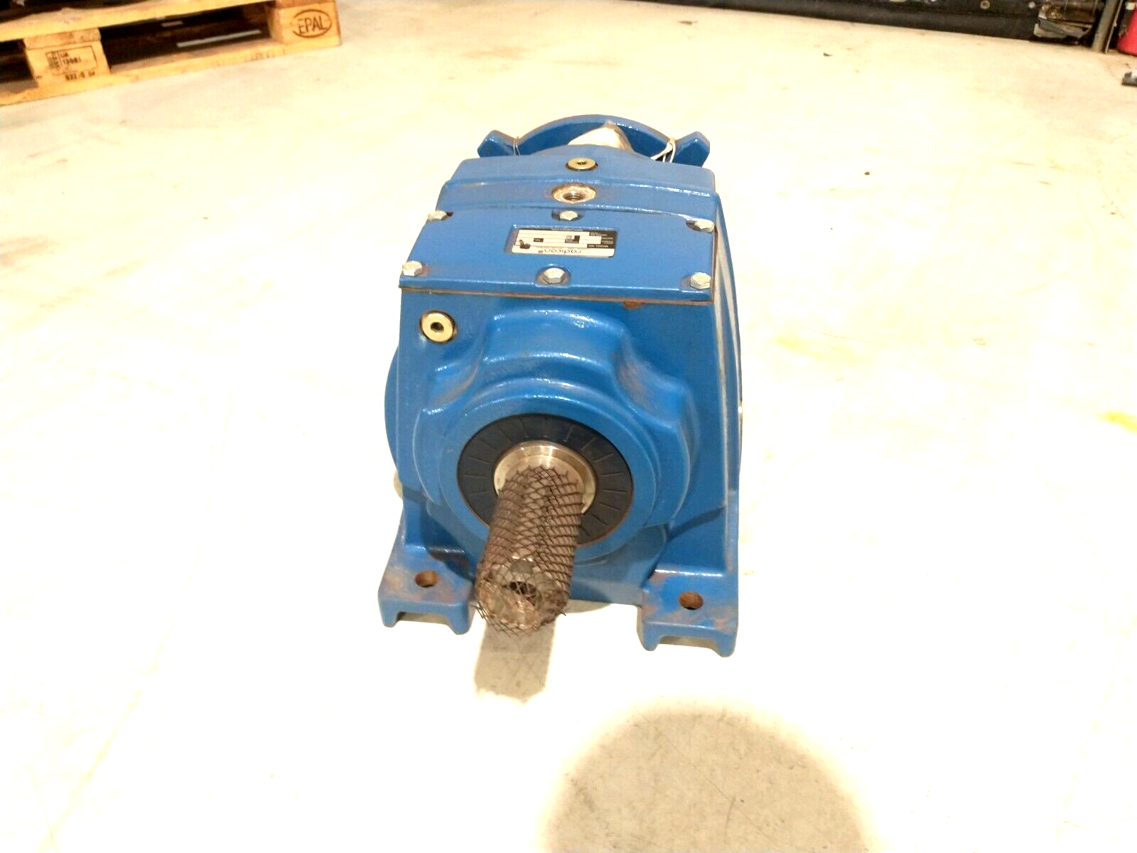 Radicon M082218.BANQ1 Helical In-Line Gear Reducer For NEMA Motor 18:1 Ratio - Maverick Industrial Sales