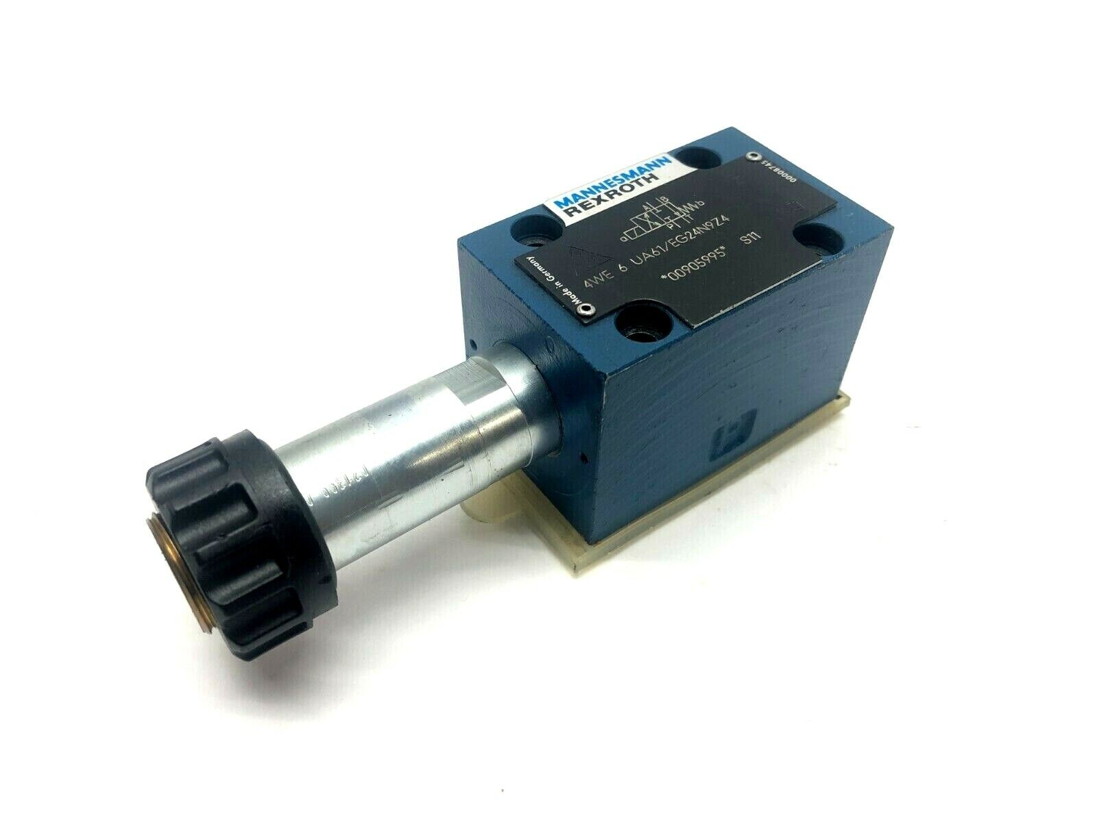 Mannesmann Rexroth 4WE 6 UA61/EG24N9Z4 Hydraulic Valve - Maverick Industrial Sales