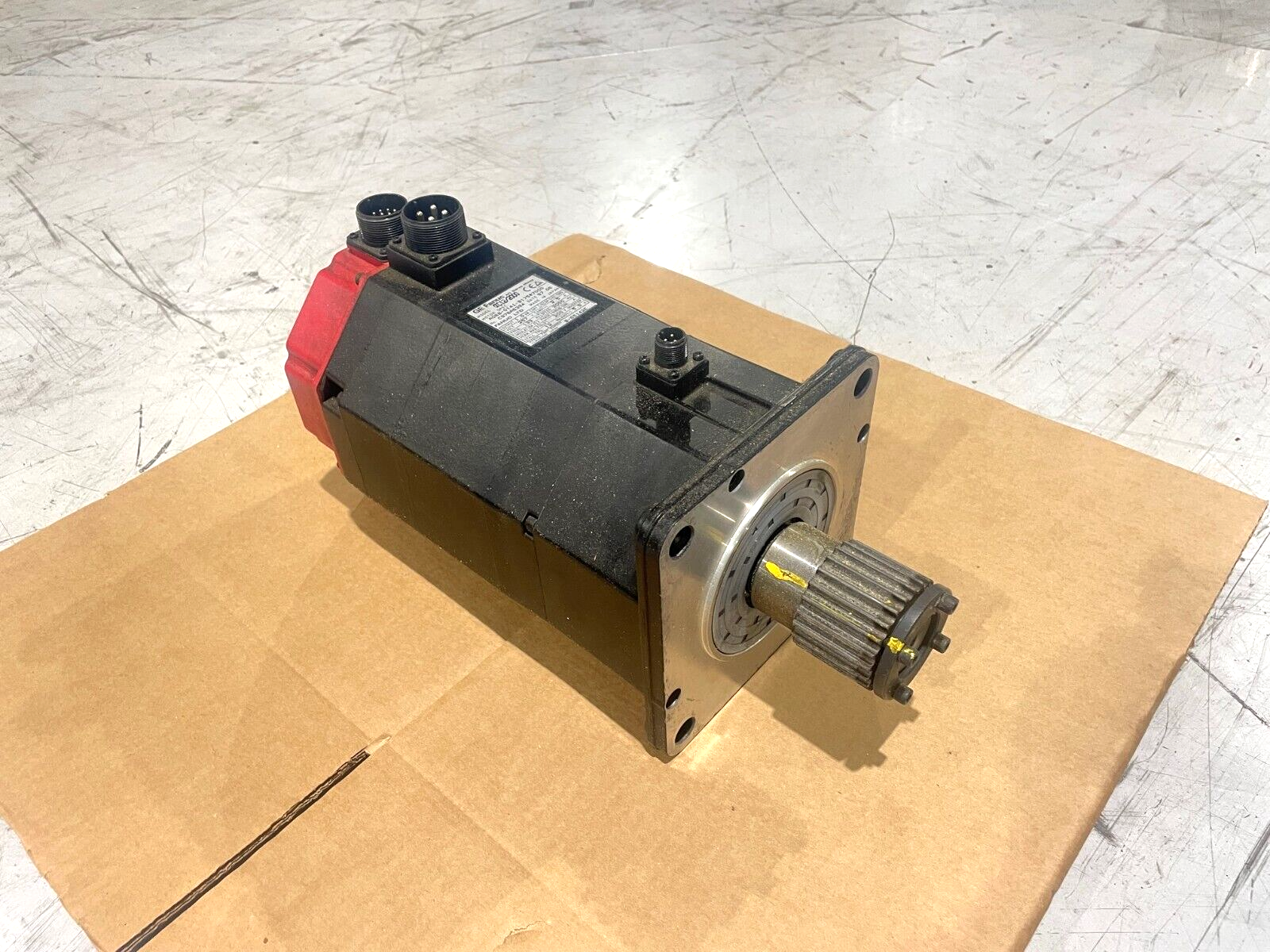 GE Fanuc A06B-0141-B175 #7000 AC Servo Motor, 1.0 kW, 257V, 2000 RPM - Maverick Industrial Sales