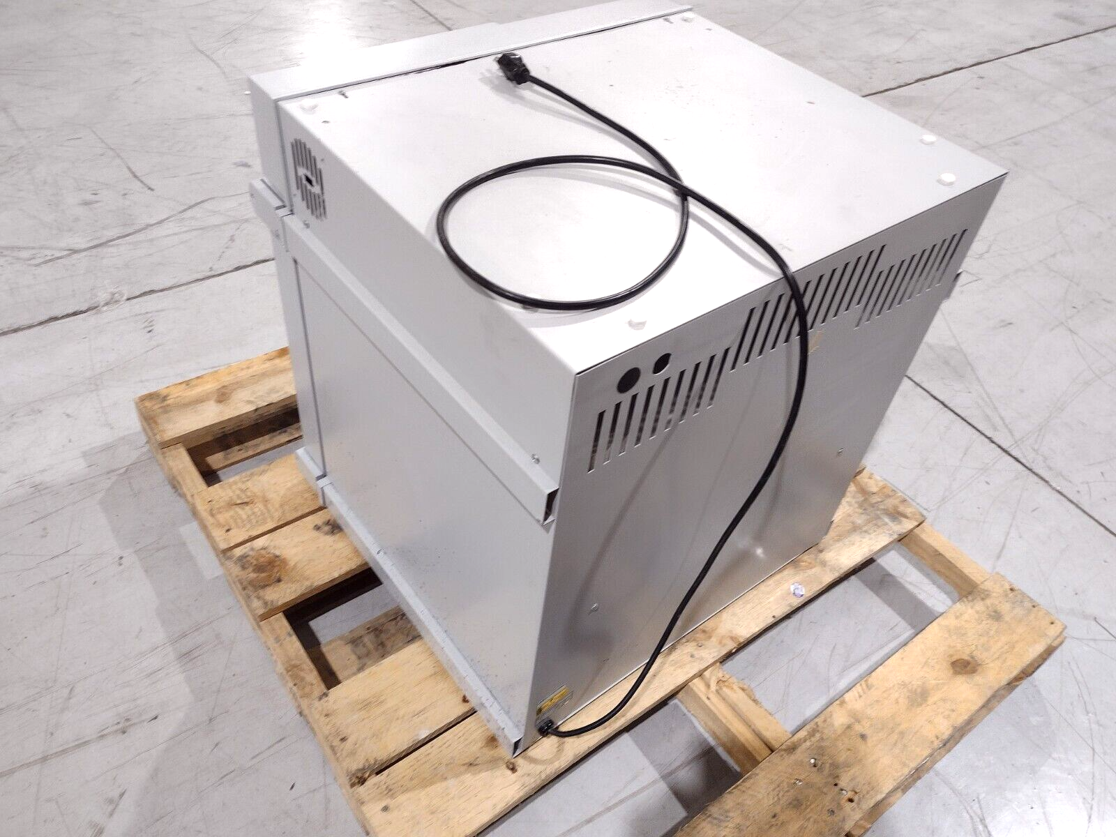 Fischer Scientific 11-690-625D Isotemp 625D Incubator 120V - Maverick Industrial Sales