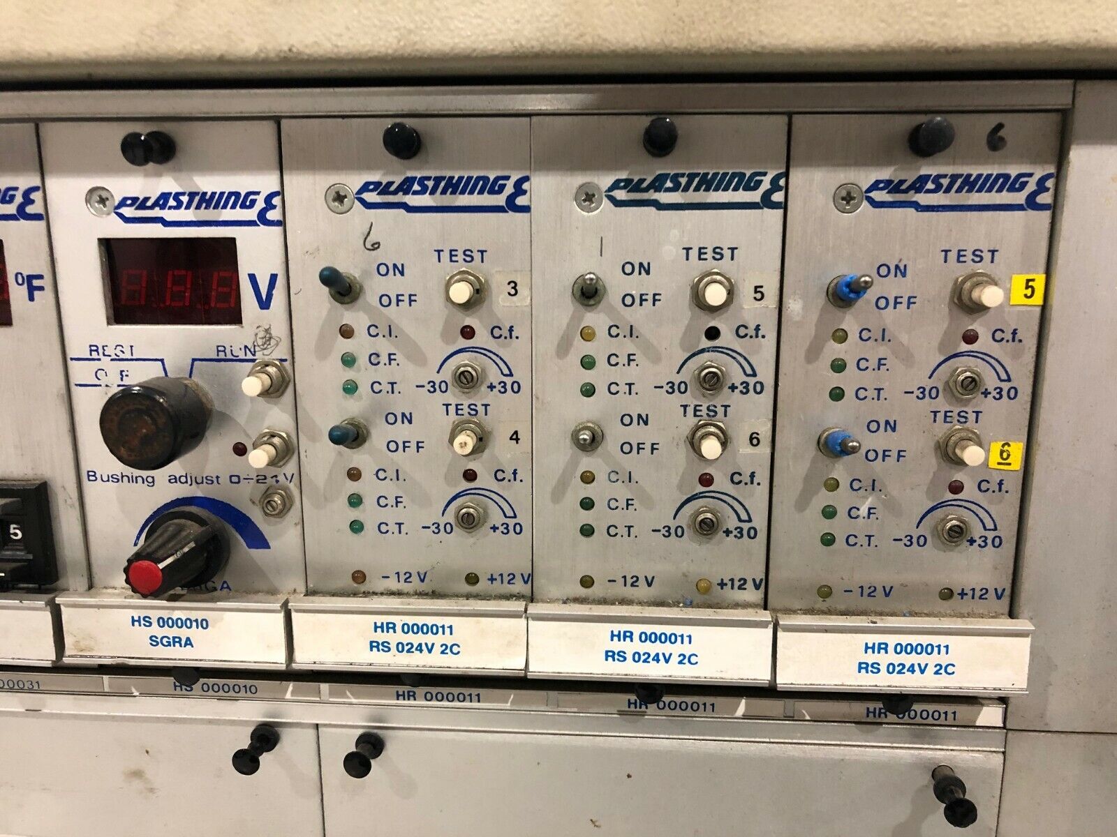 Plasthing Elettronica 3941 Anno 94 Temperature Controller System - Maverick Industrial Sales