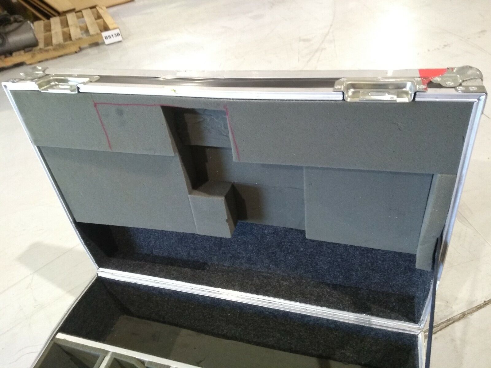 Starcase Towing Flight Travel Case 35.5" x 21.5" x 15" - Maverick Industrial Sales