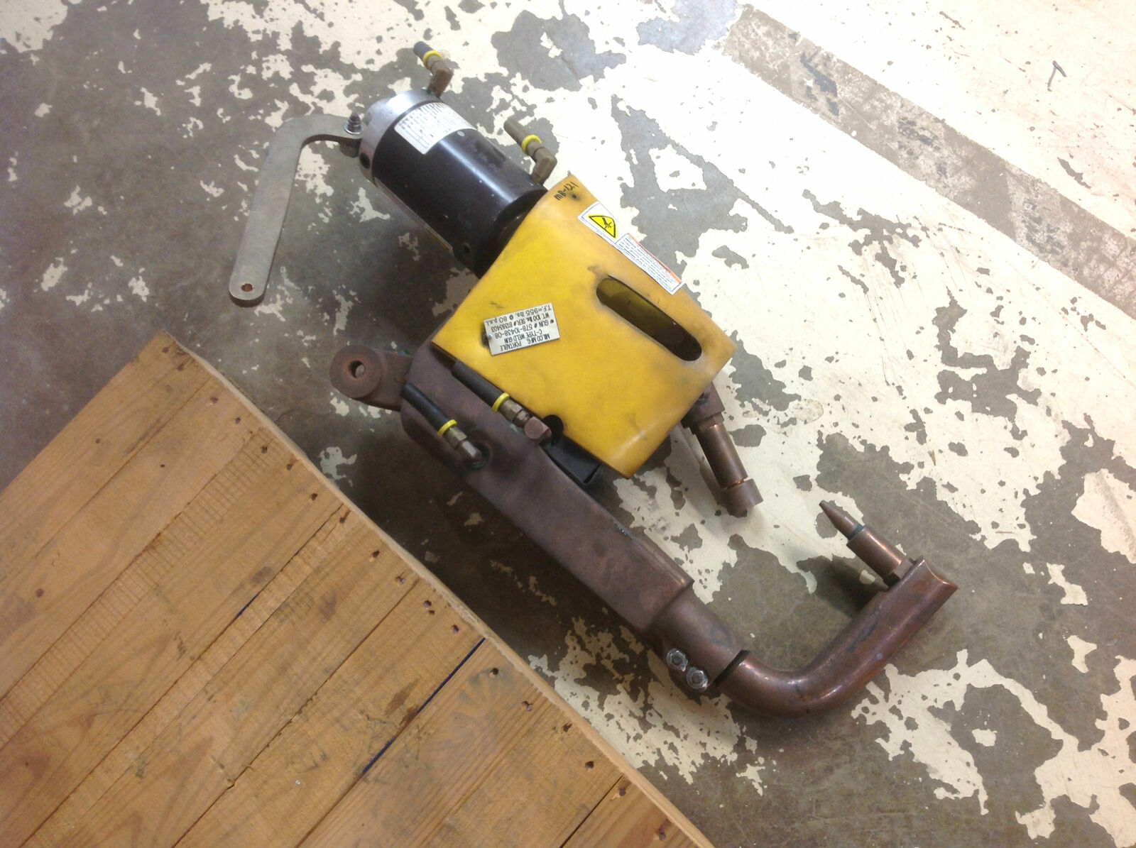 Milco 578-10438-08 Portable C-Type Weld Gun 955 lbs at 80 PSI - Maverick Industrial Sales