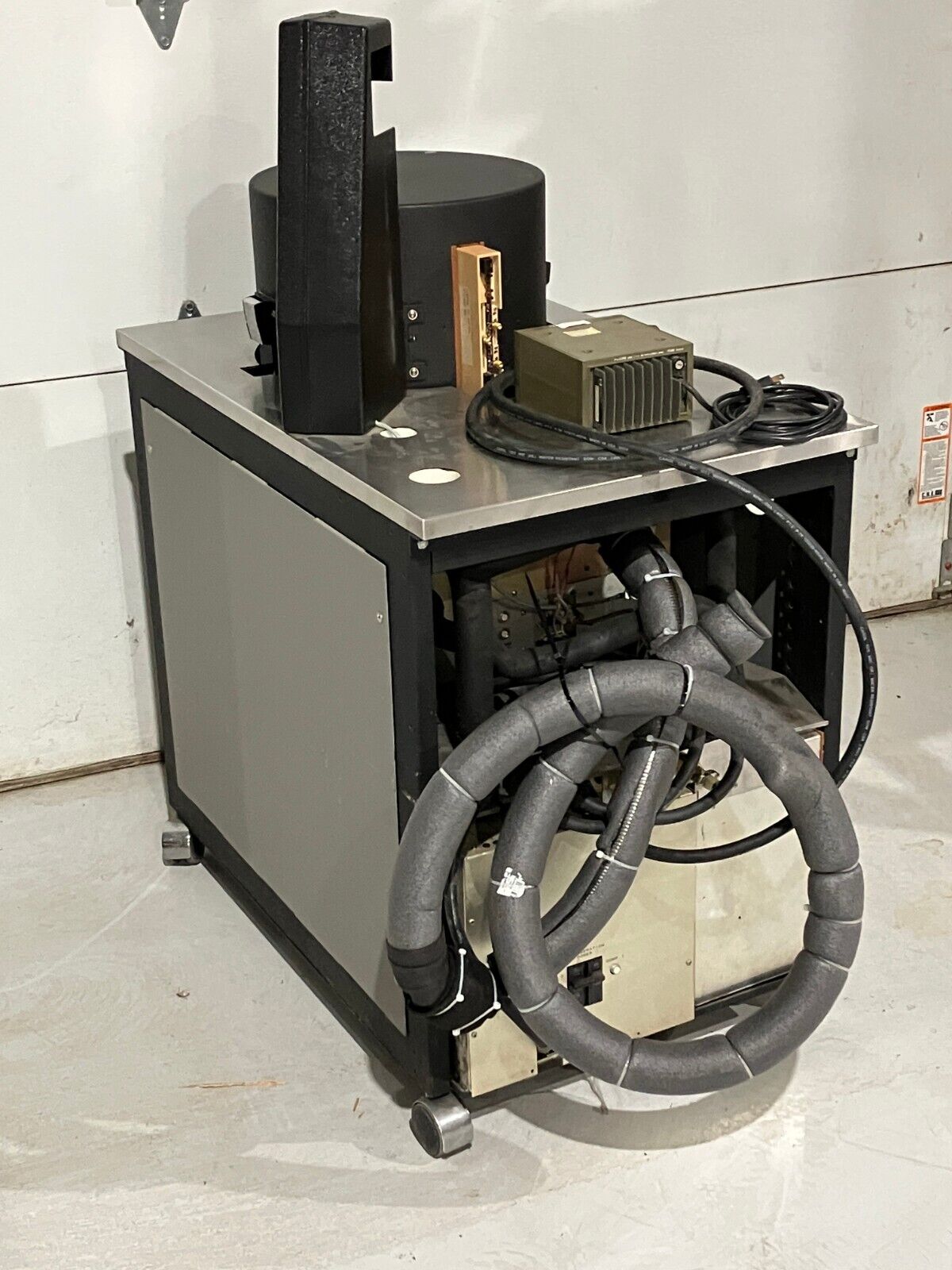 Saunders & Associates 4220A Chamber for Parametric Testing w/ HP 6214B - Maverick Industrial Sales