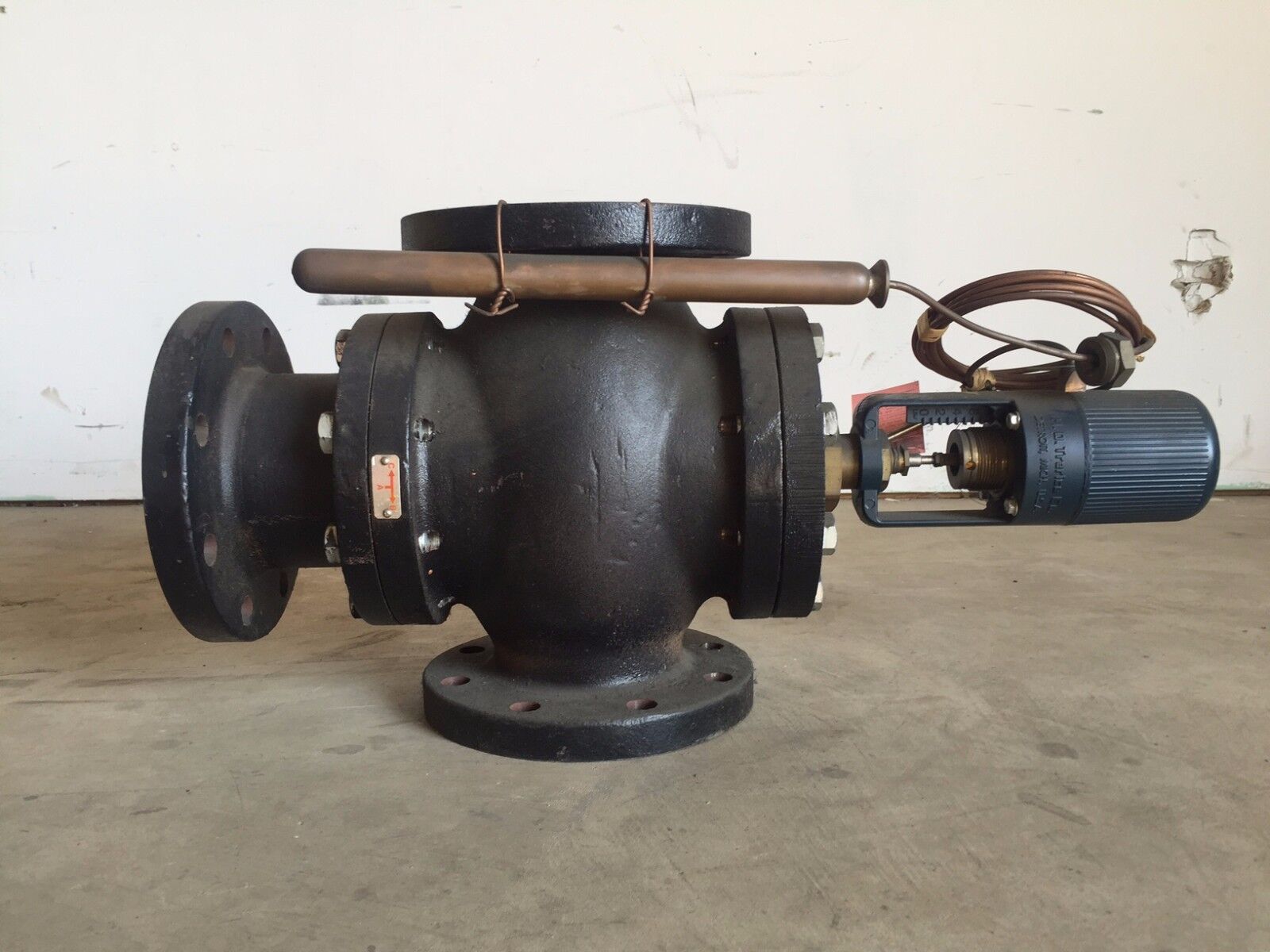 Trerice Co 127-201 4" Flanged Tee Valve w/ Temperature Pressure Regulator - Maverick Industrial Sales