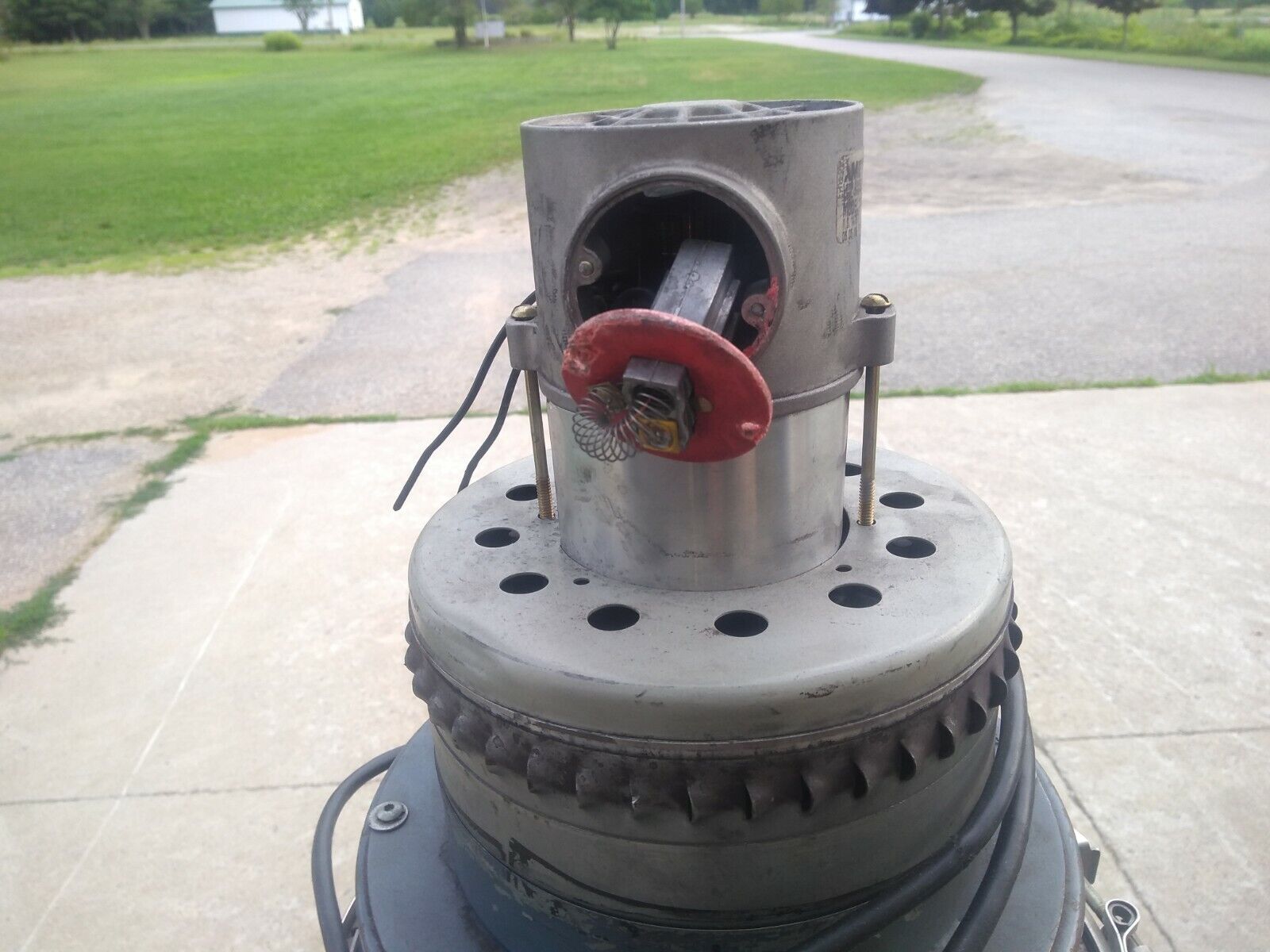 AEC Whitlock Autoloader AL-031C Plastics Hopper 115V 10A Flange Mount Cap - Maverick Industrial Sales