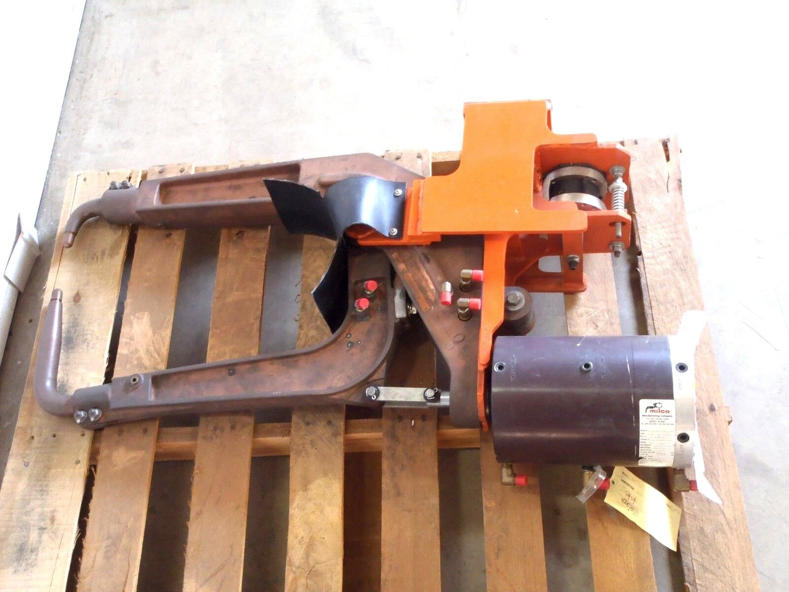 Milco MFG. 638-10172-01 Robot Pinch-Type Weld Gun ML-2603-08 Cylinder - Maverick Industrial Sales