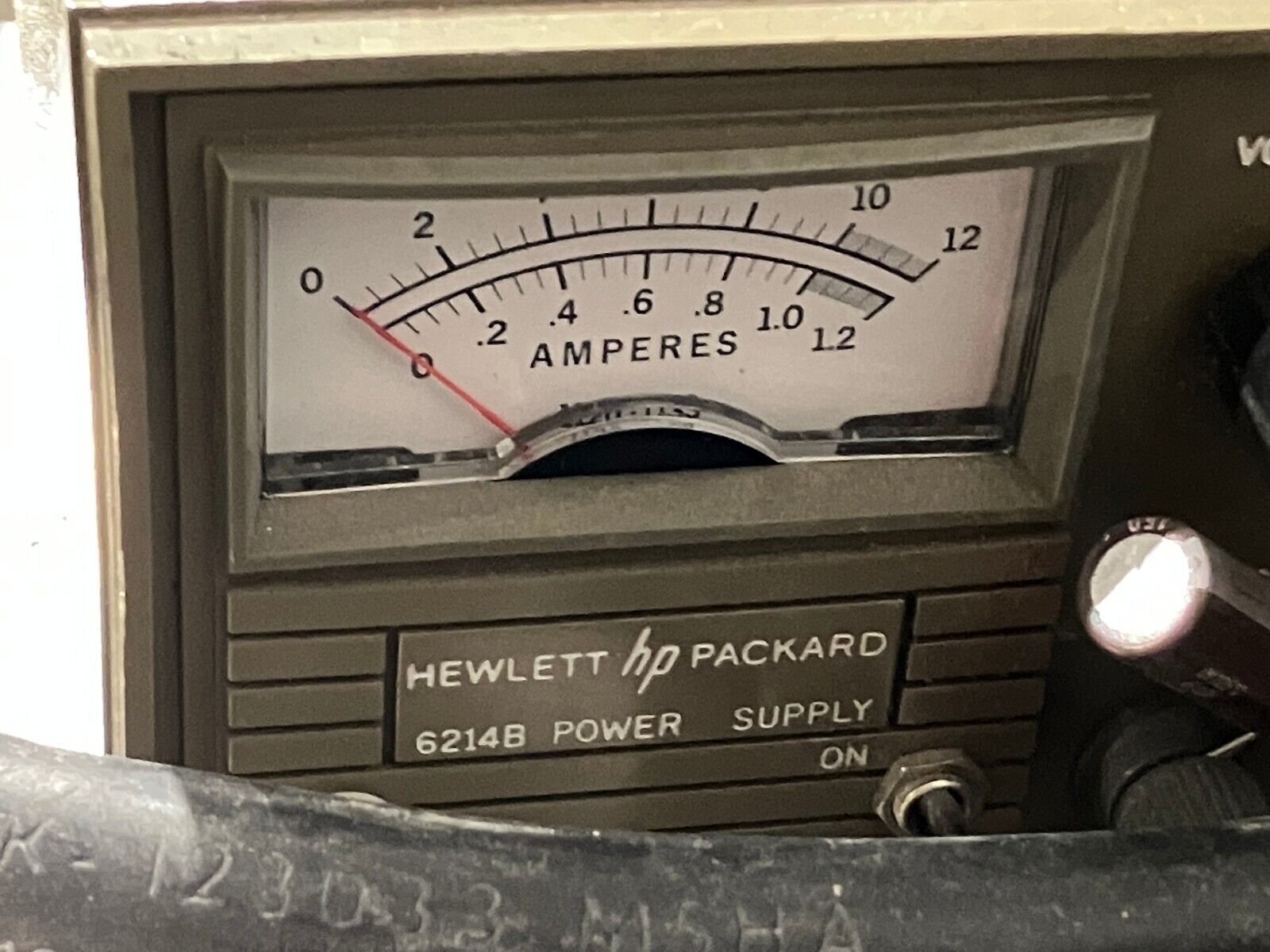 Saunders & Associates 4220A Chamber for Parametric Testing w/ HP 6214B - Maverick Industrial Sales