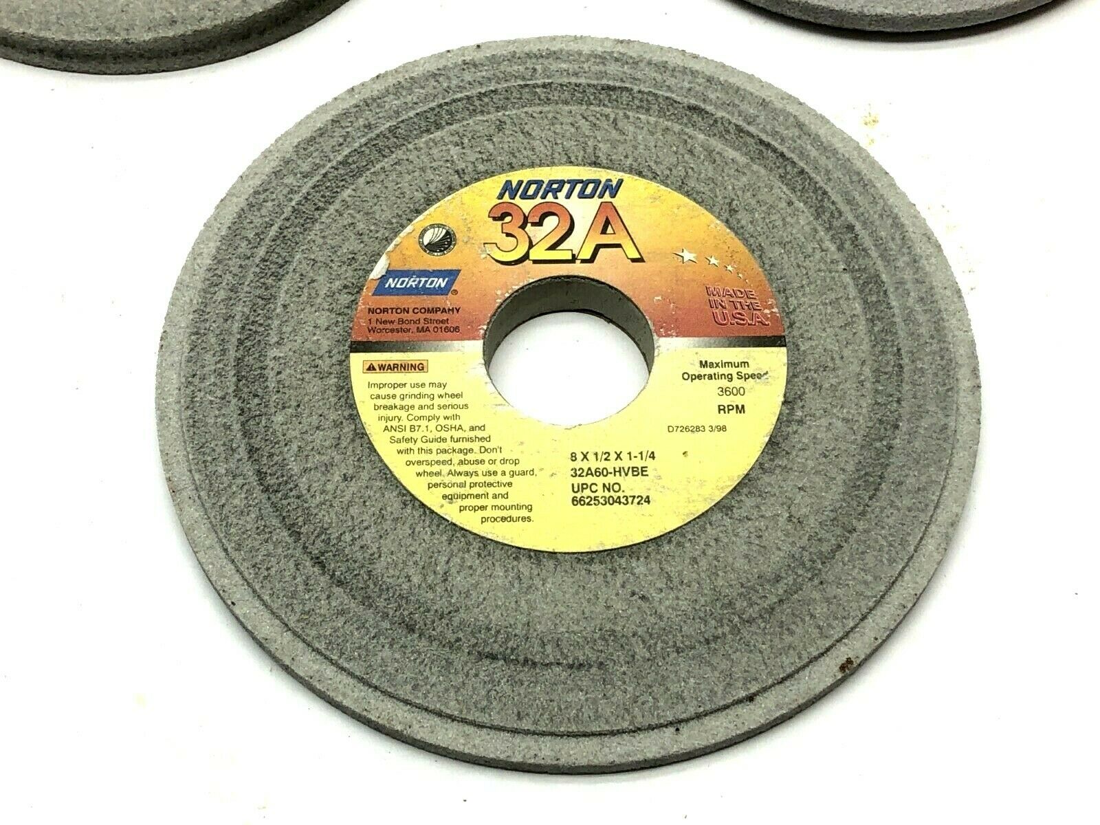 Norton 32A60-HBVE Grinding Wheels 1-1/4" Bore 3600 RPM LOT OF 5 - Maverick Industrial Sales